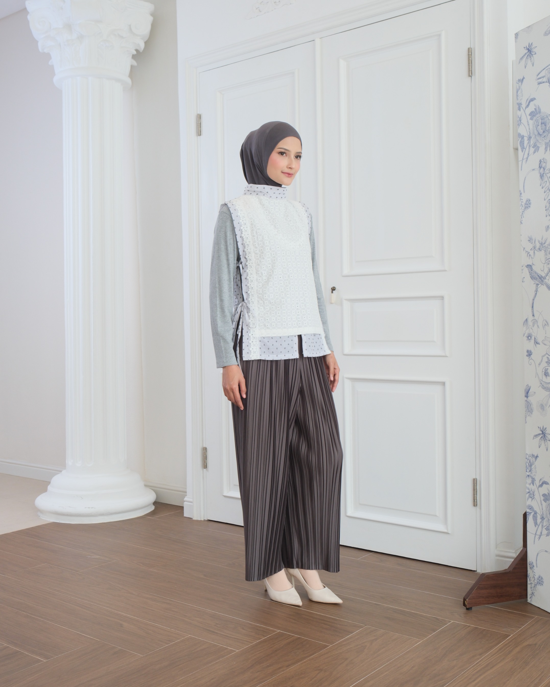 eleanorre Elena Embroidery Vest Atasan Wanita