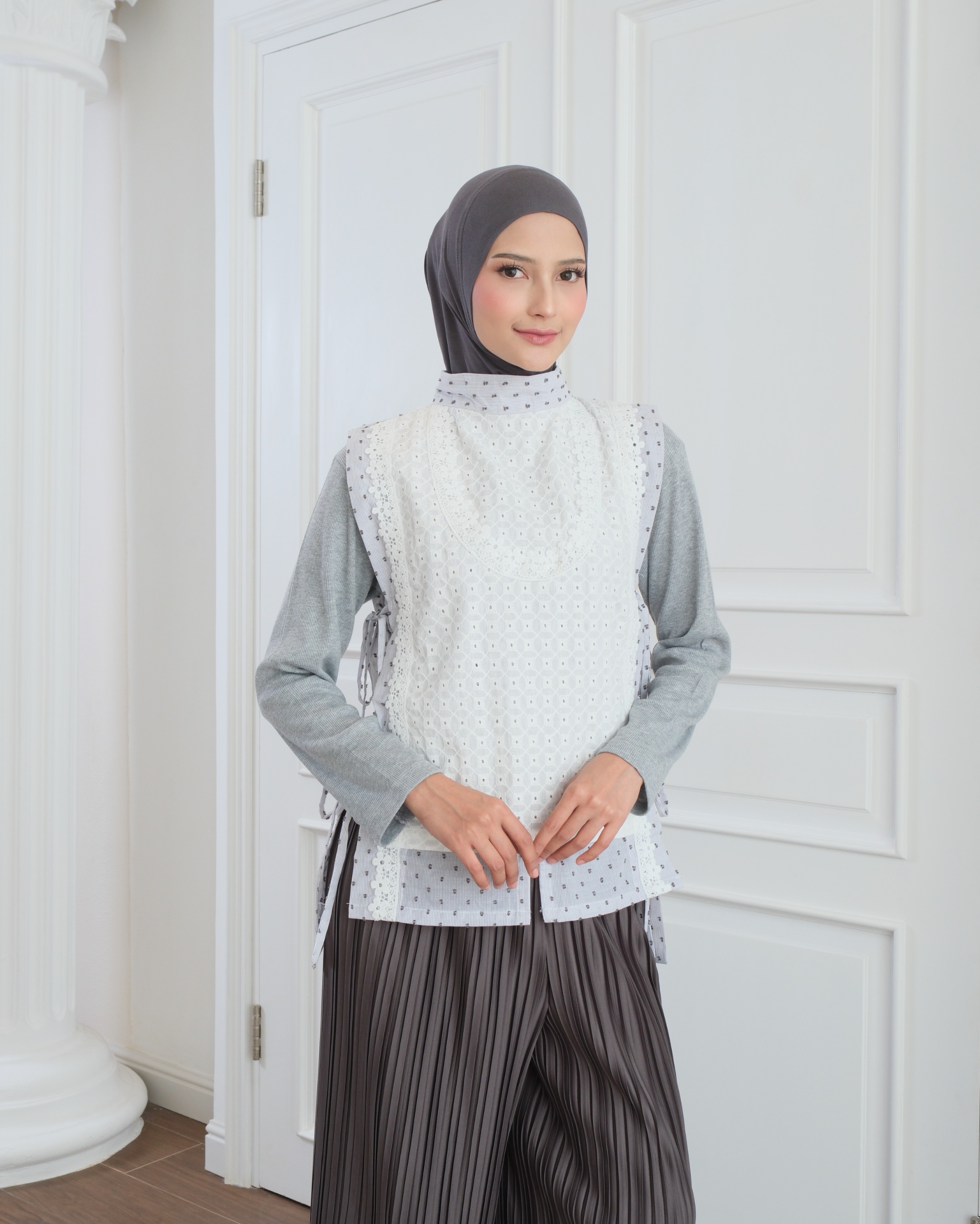 eleanorre Elena Embroidery Vest Atasan Wanita
