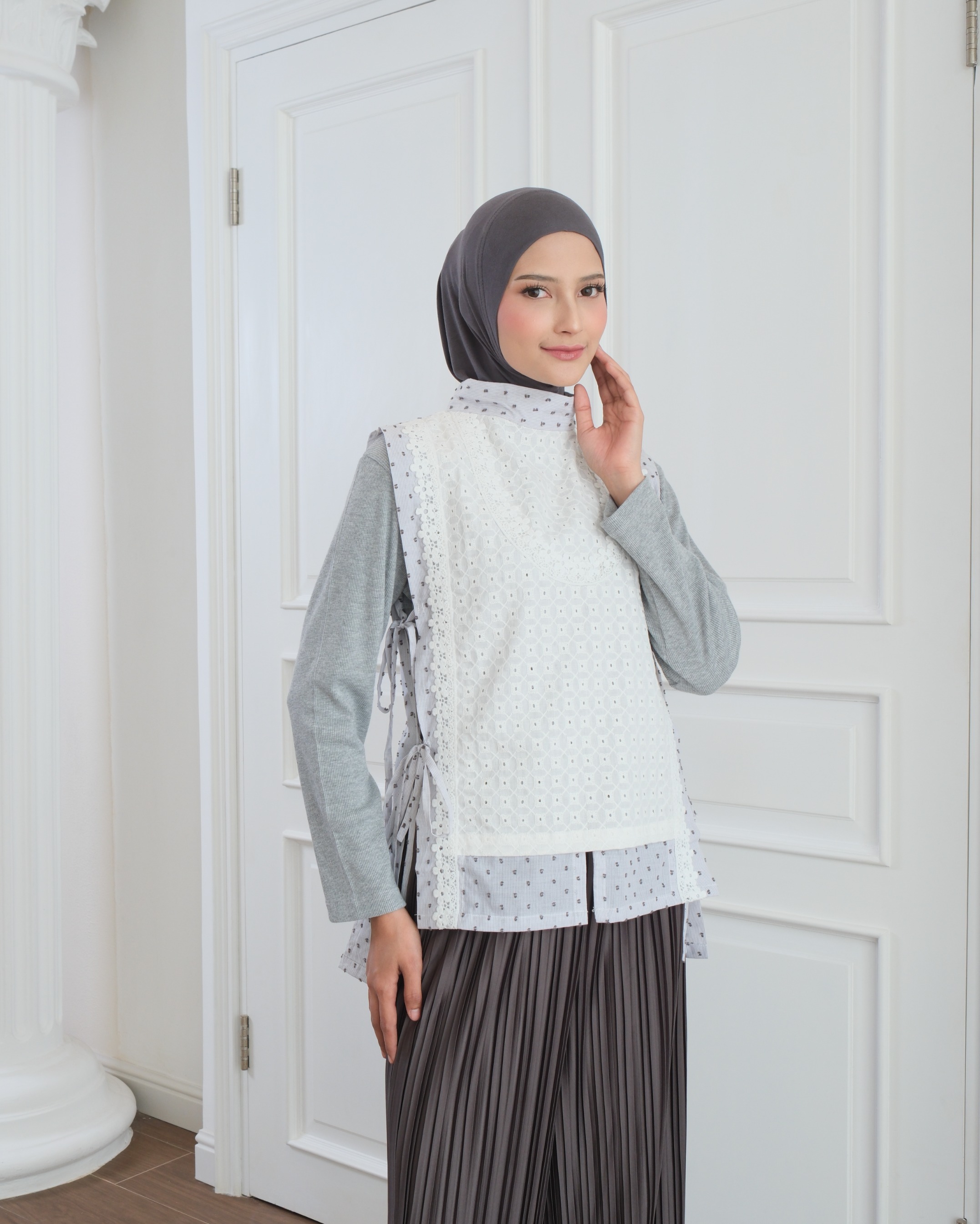 eleanorre Elena Embroidery Vest Atasan Wanita