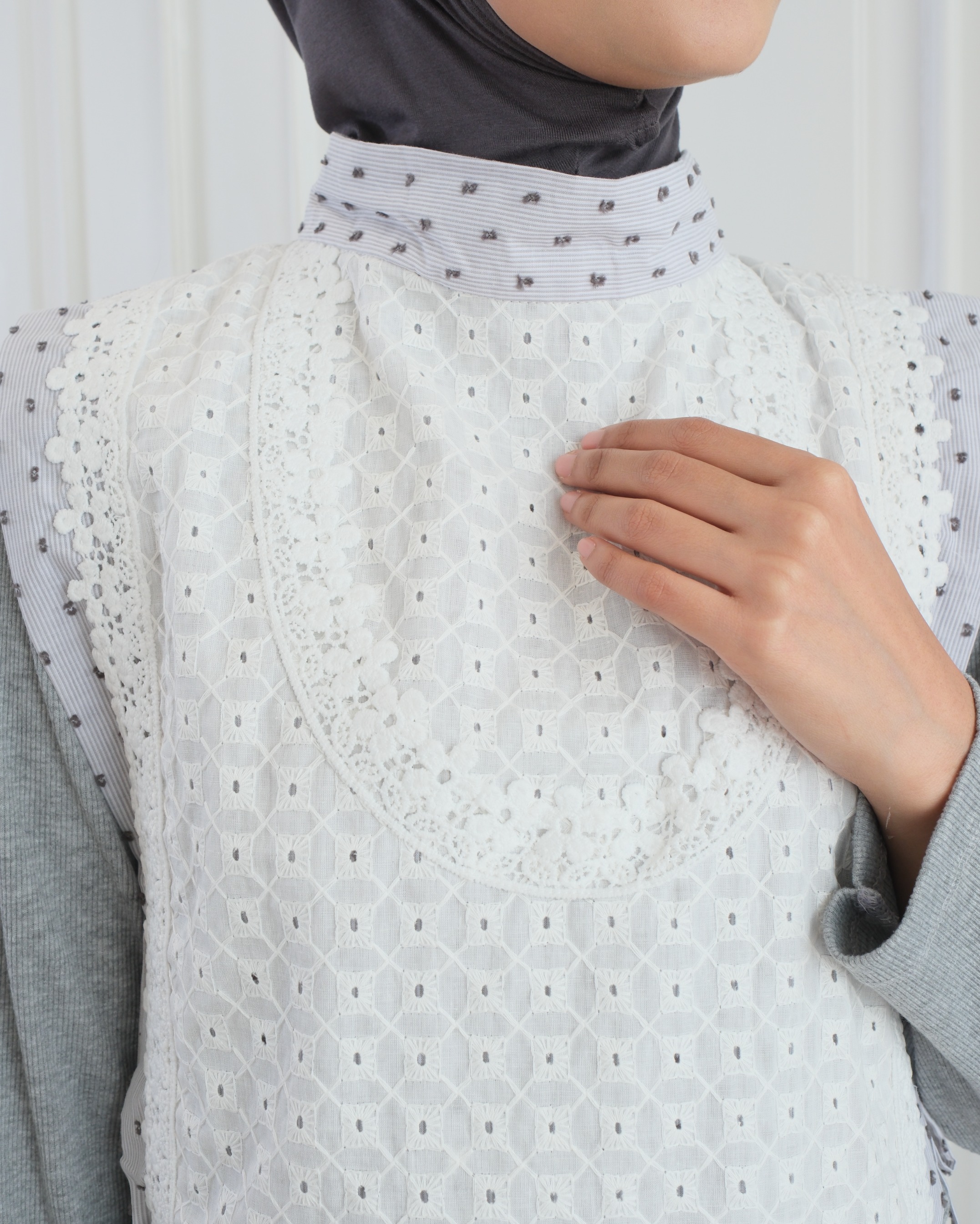 eleanorre Elena Embroidery Vest Atasan Wanita
