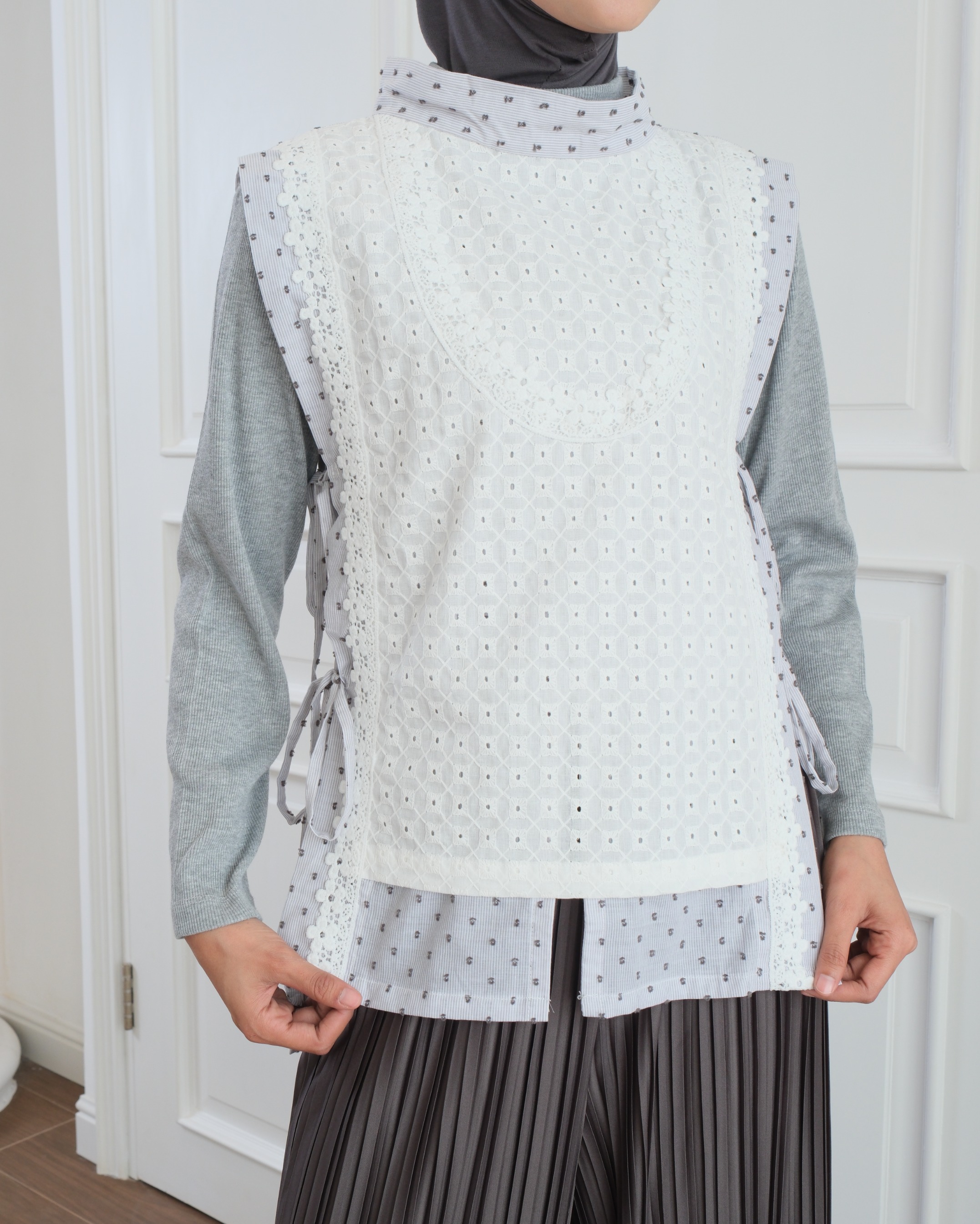 eleanorre Elena Embroidery Vest Atasan Wanita