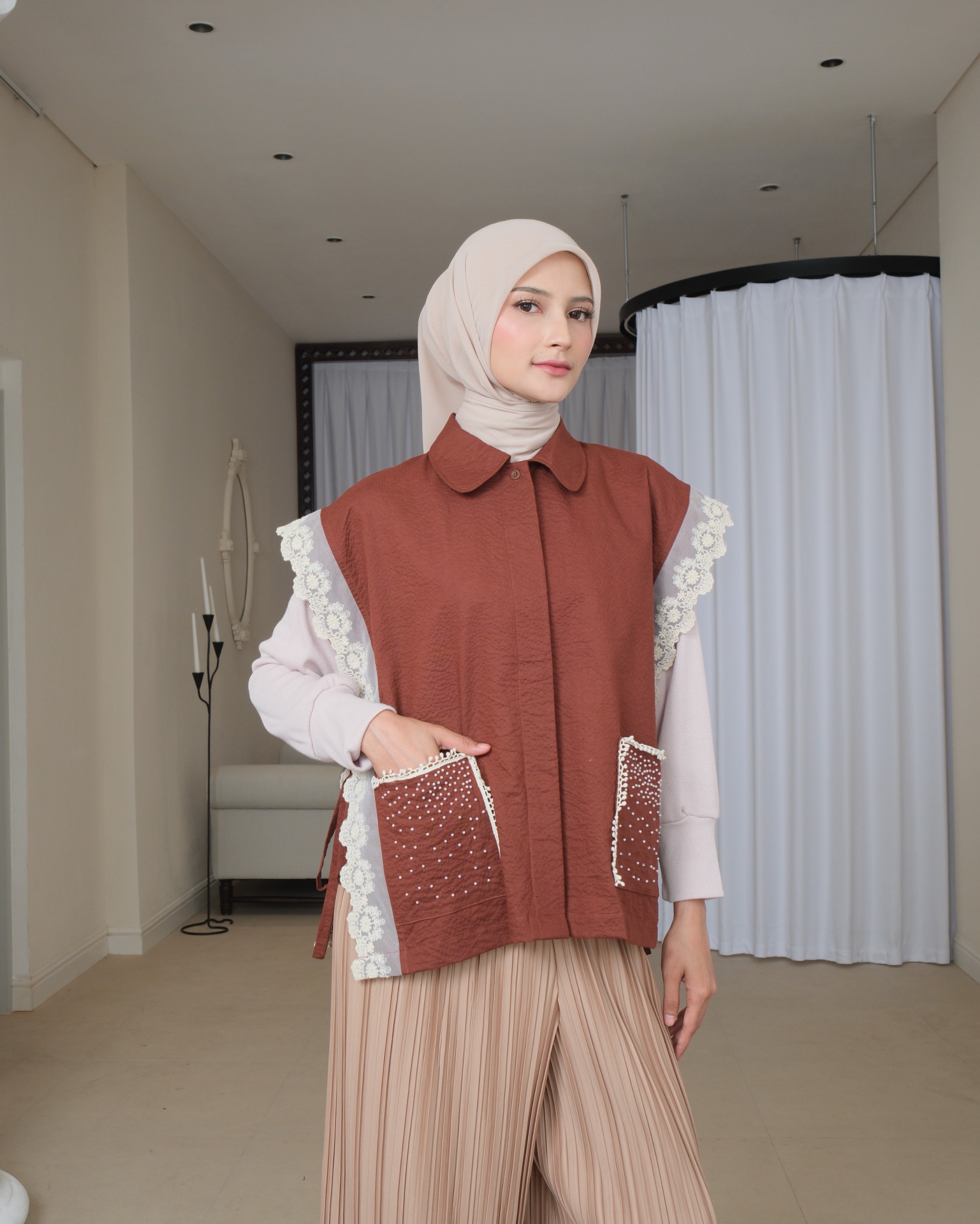 eleanorre Caroline Lace Vest Atasan Wanita