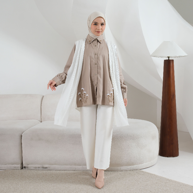 eleanorre Renjana Series Kaia Pleats Top Embroidery Atasan Wanita