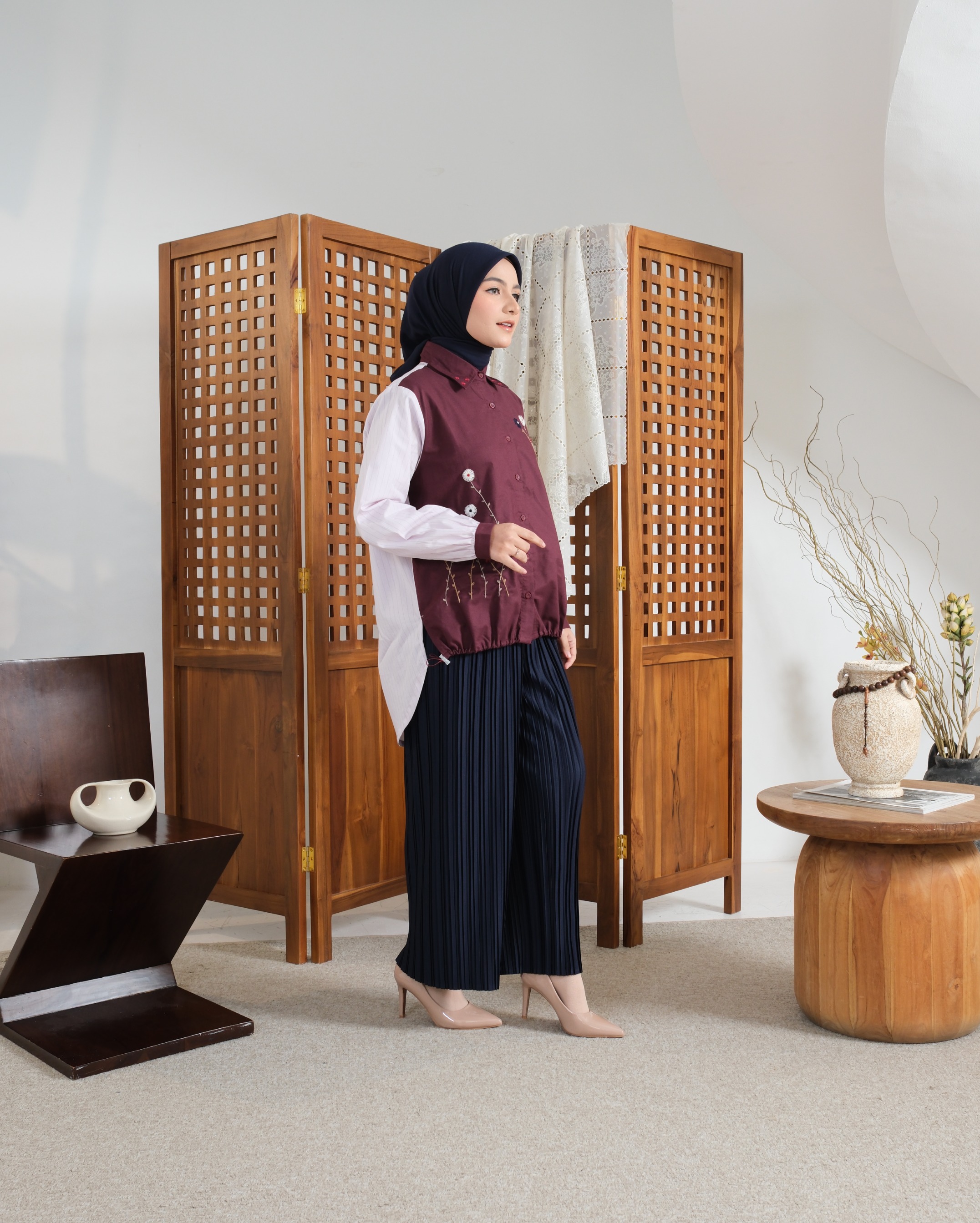 eleanorre Viona Top Embroidery Burgundy Atasan Wanita