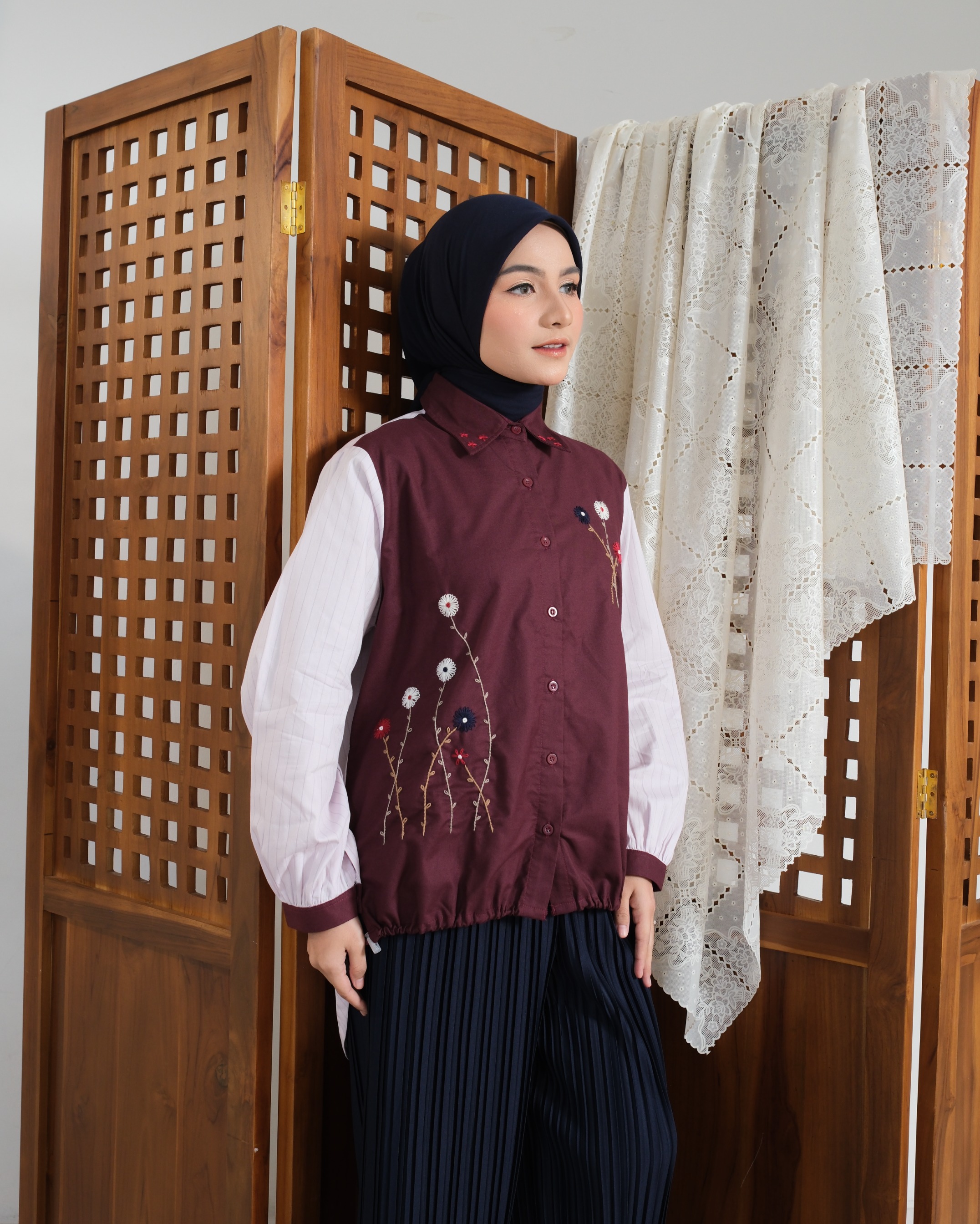 eleanorre Viona Top Embroidery Burgundy Atasan Wanita