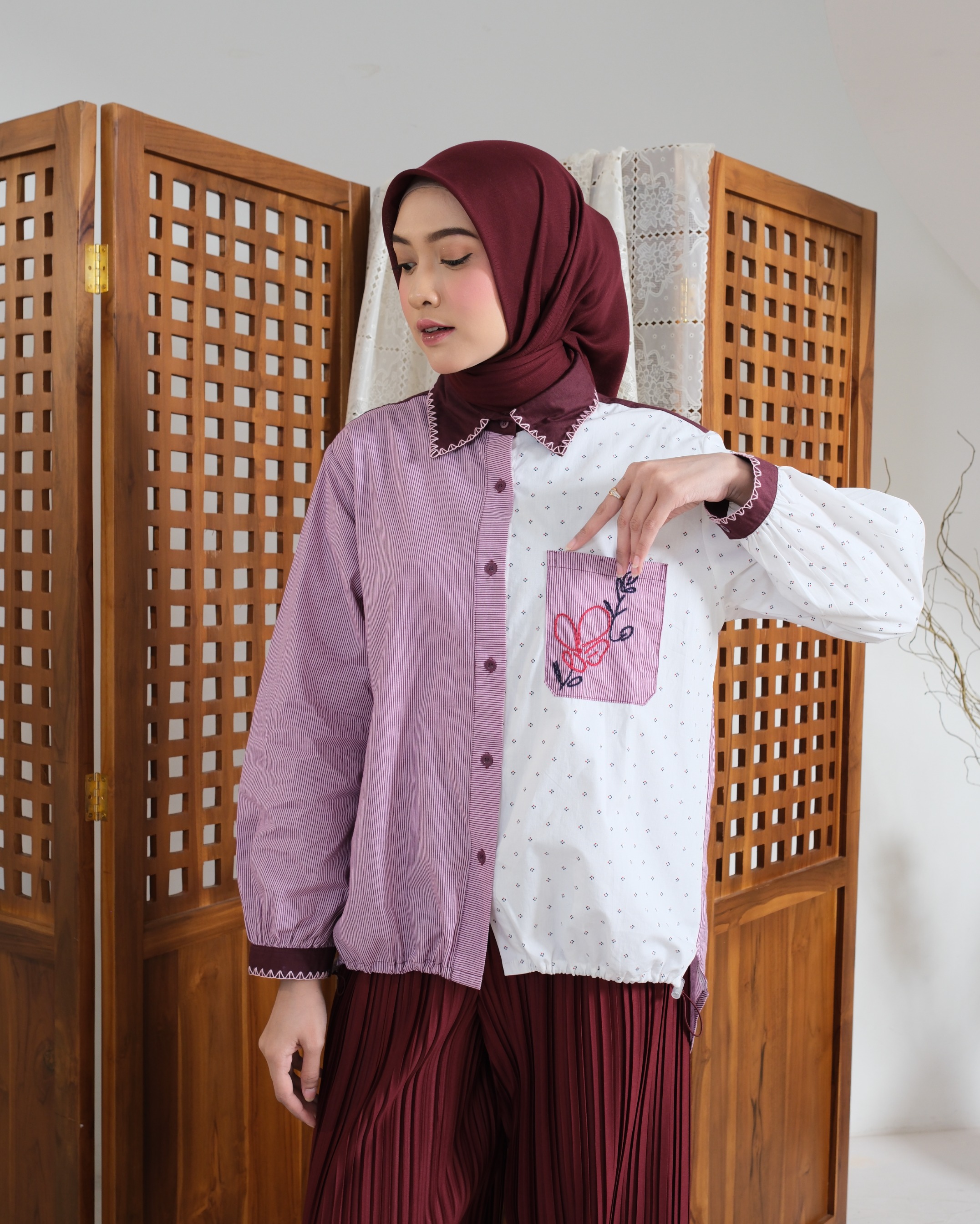 eleanorre Elora Top Embroidery Burgundy Atasan Wanita