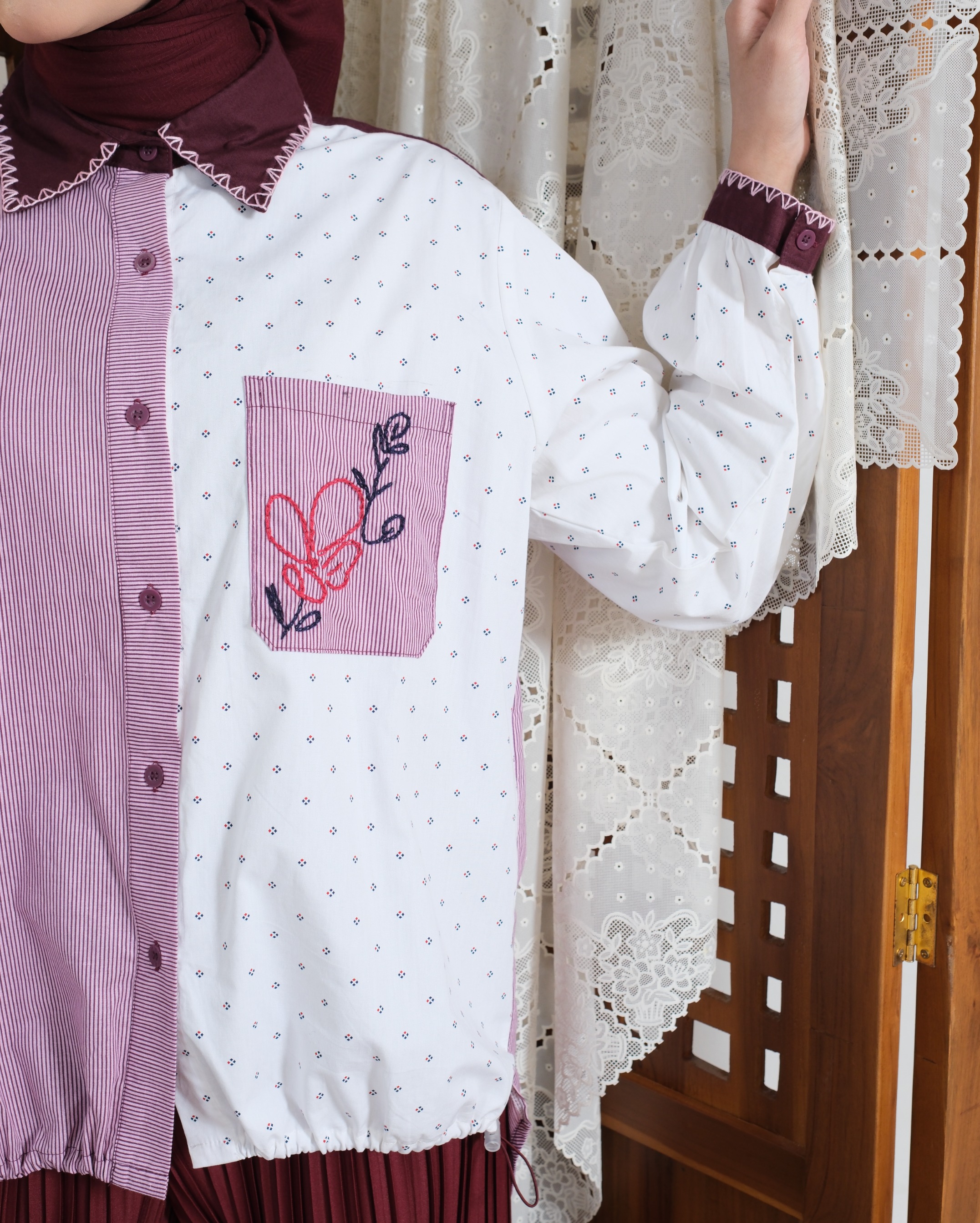 eleanorre Elora Top Embroidery Burgundy Atasan Wanita