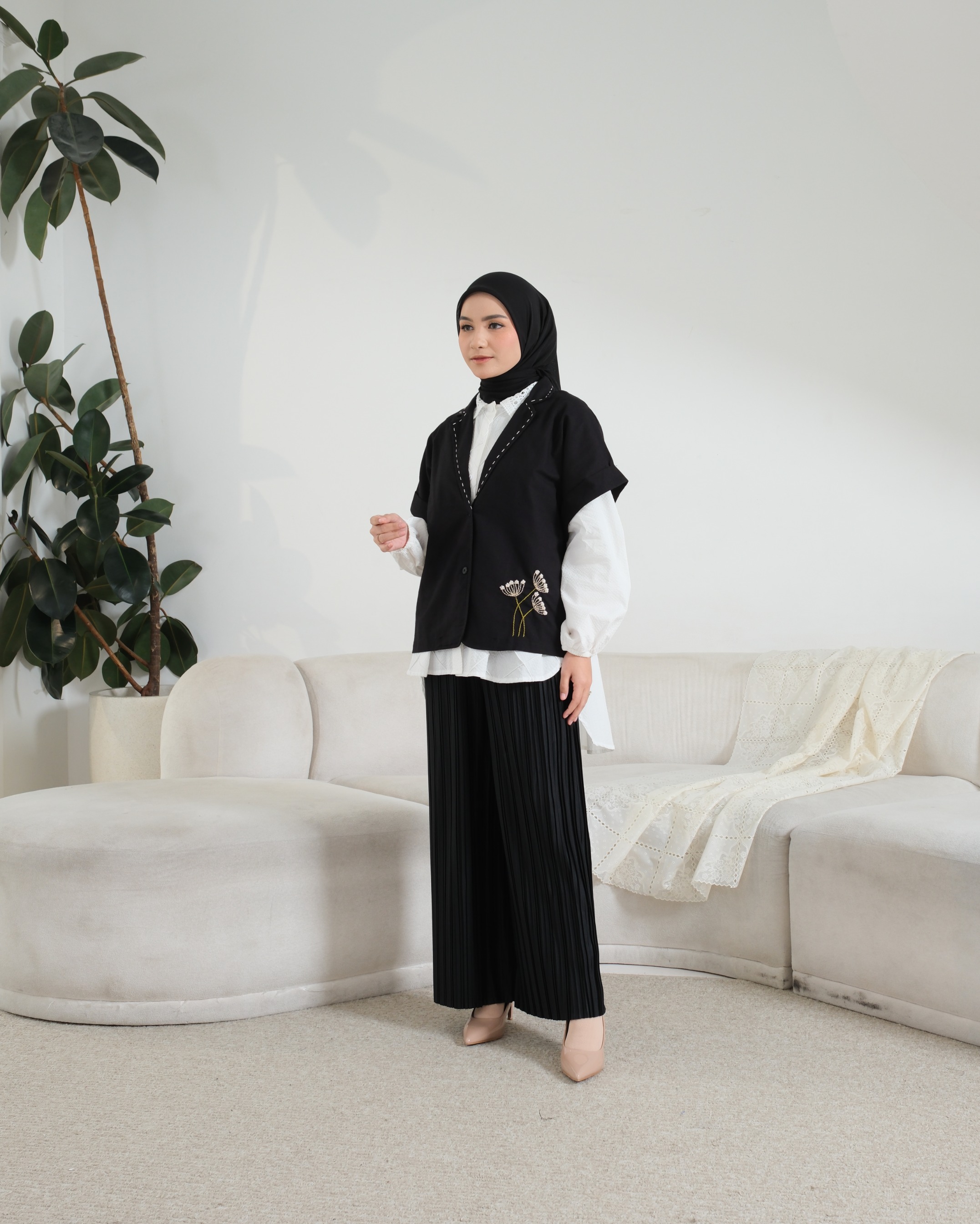 eleanorre Zea Outer Embroidery Atasan Wanita