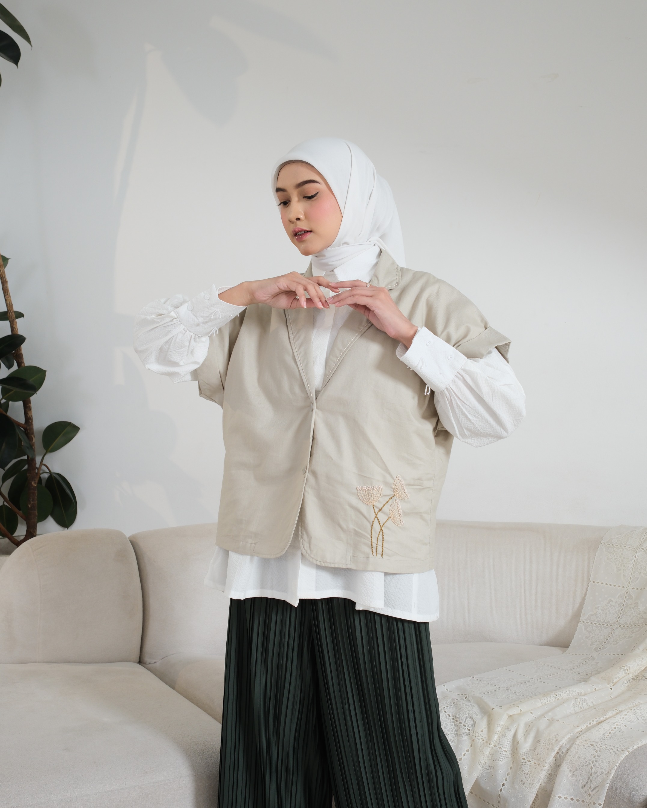 eleanorre Zea Outer Embroidery Atasan Wanita