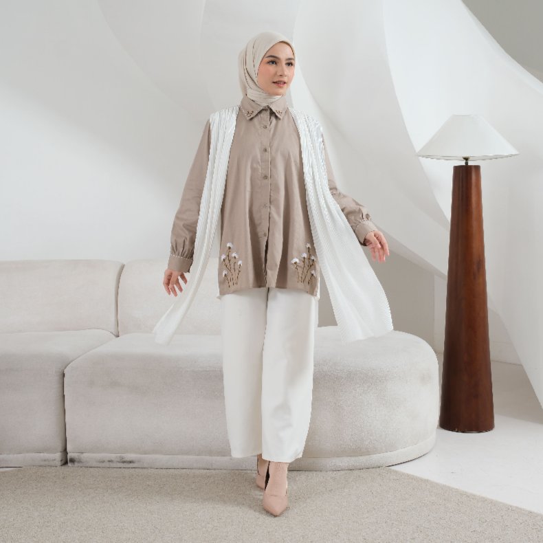 eleanorre Renjana Series Kaia Pleats Top Embroidery Atasan Wanita