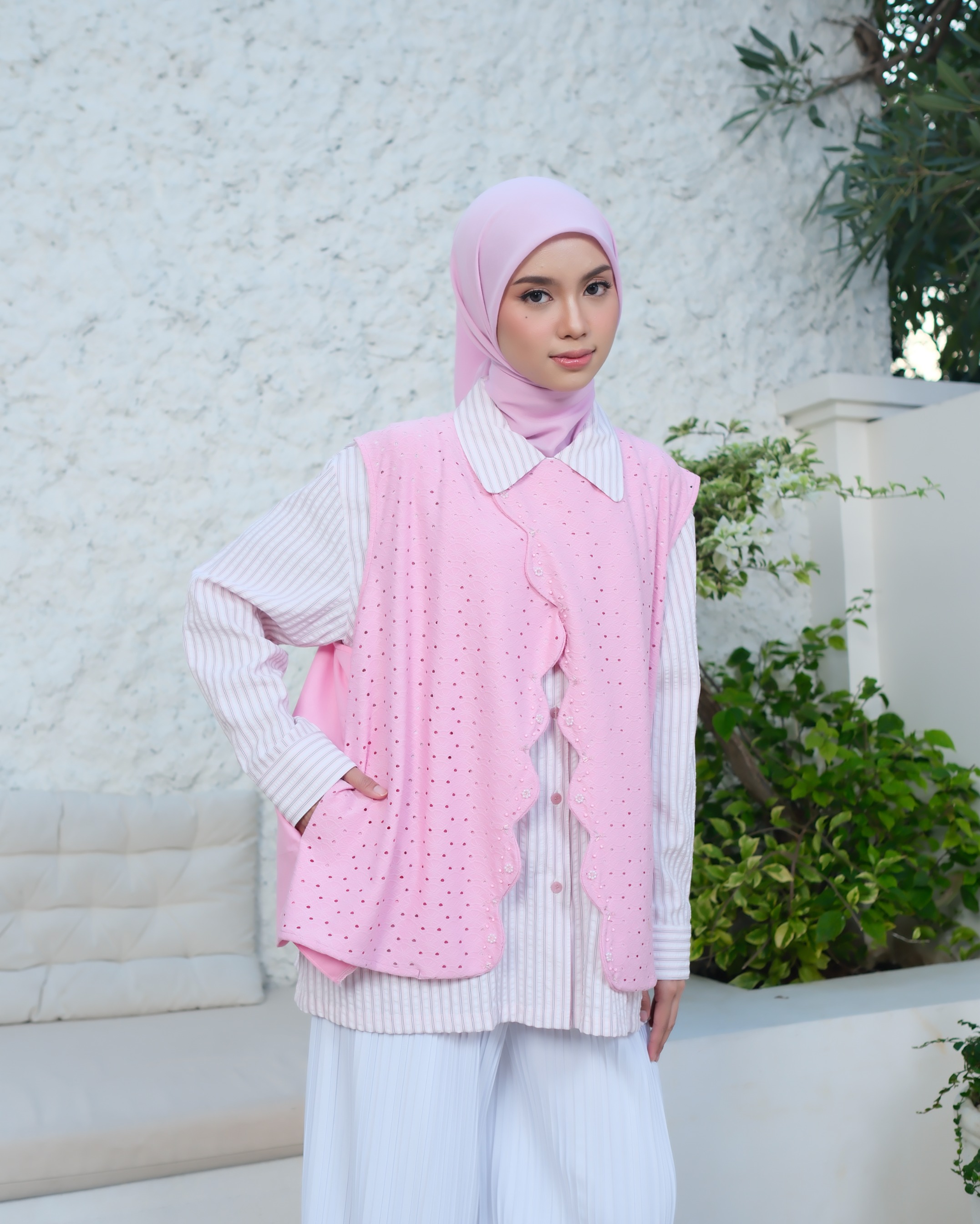 eleanorre Arumi Vest Embroidery Atasan Wanita