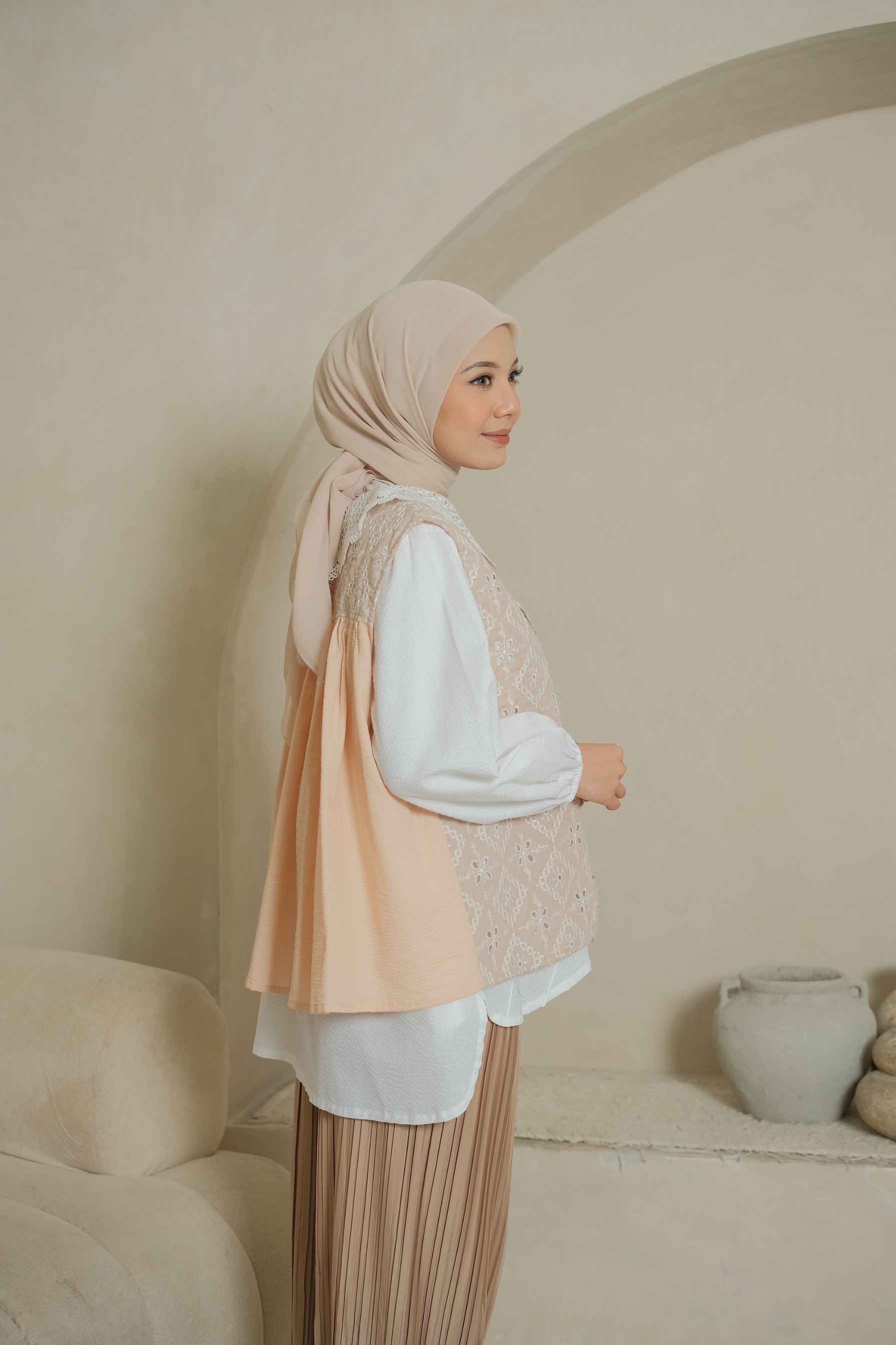 eleanorre Arumi Vest Embroidery Atasan Wanita