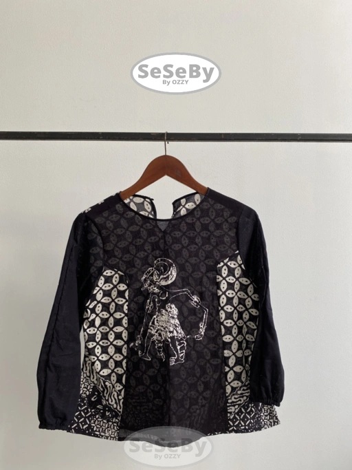Image of Seseby Batik Blouse Wayang Princess