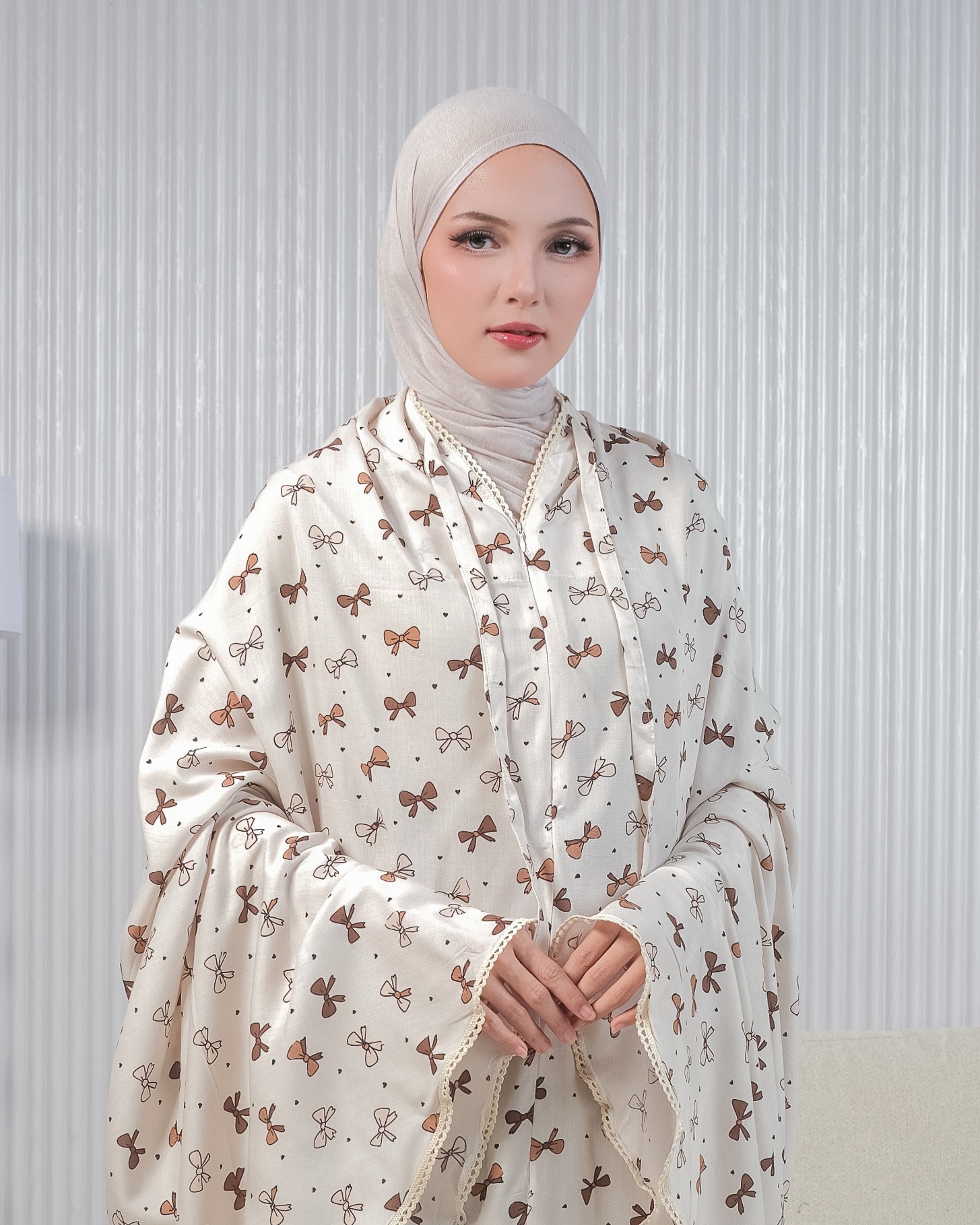Elodie Prayer Set