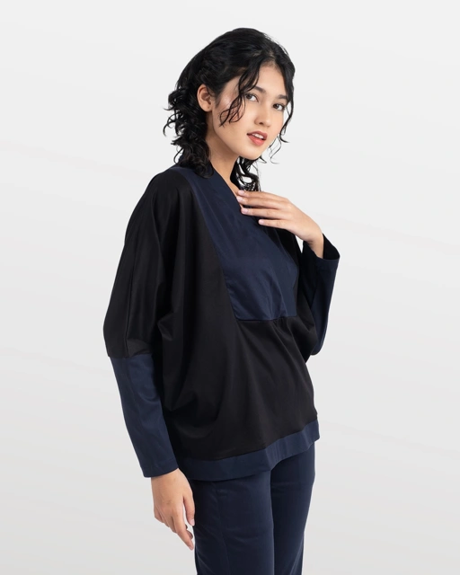KINANTI Batwing Blouse