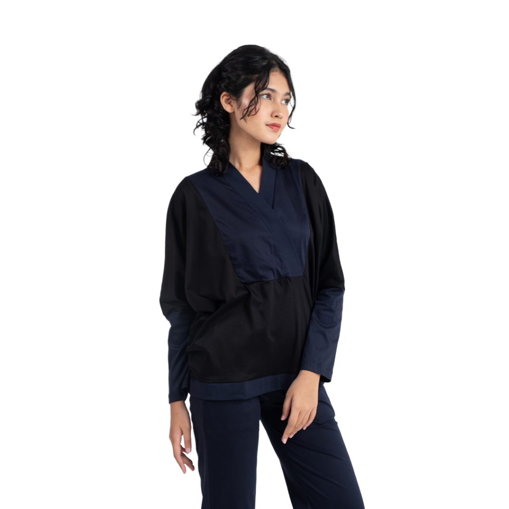 KINANTI Batwing Blouse