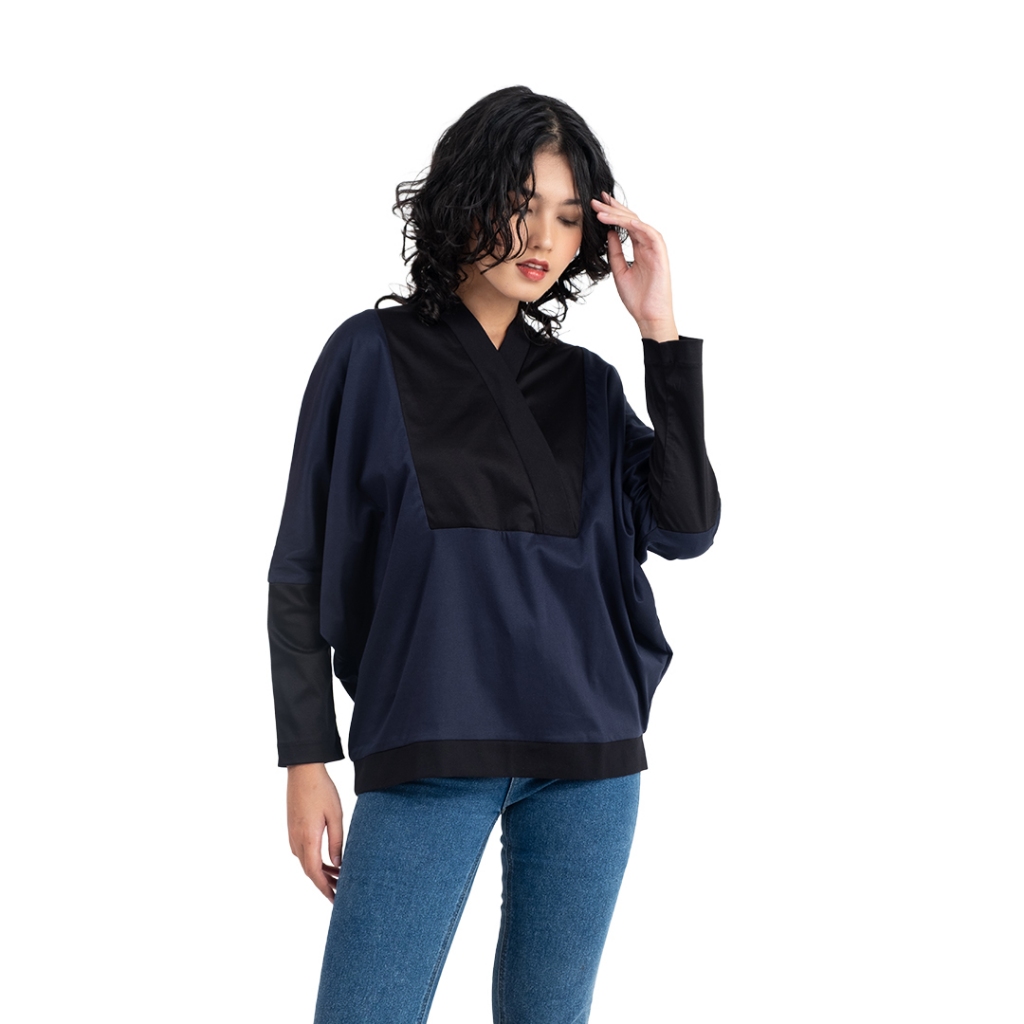 KINANTI Batwing Blouse