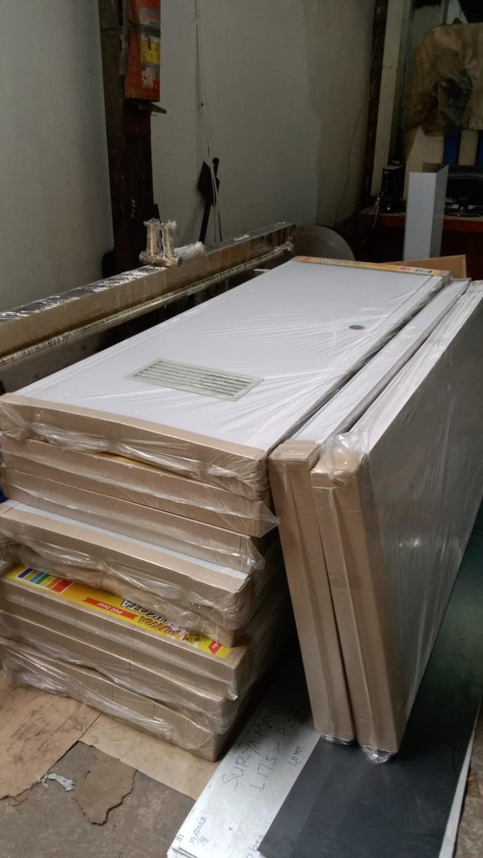 Pintu PVC Kamar Mandi Warna Biru, Pink, Putih, Krem, Abu, Hijau, Kayu
