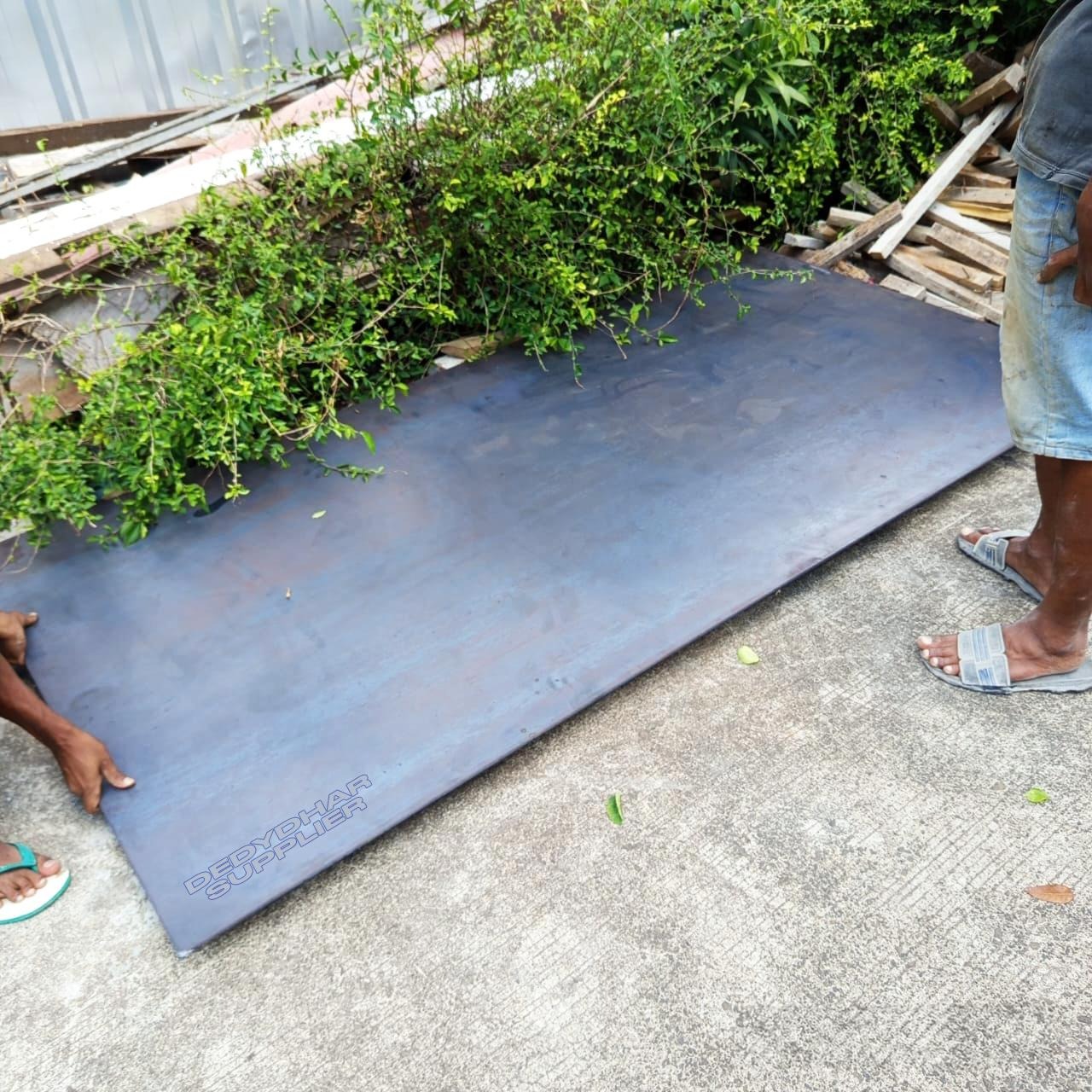 Plat Besi Hitam Polos SS400/ Plat Ezer Polos 4x8 feet (1200x2400) Tahan Lama dan Serbaguna