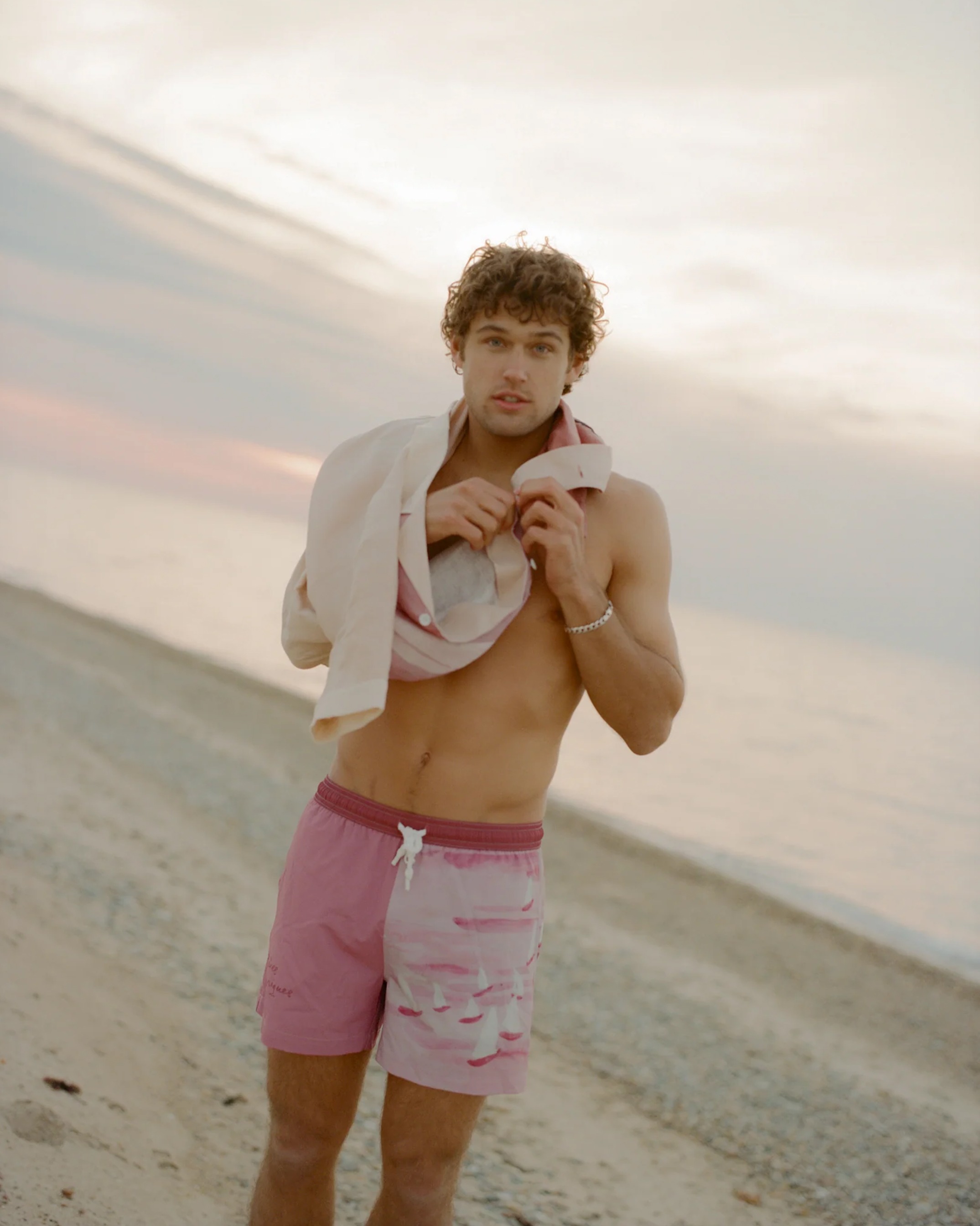 ULU.WATU BOARDSHORT - SAKURA ORIGAMI