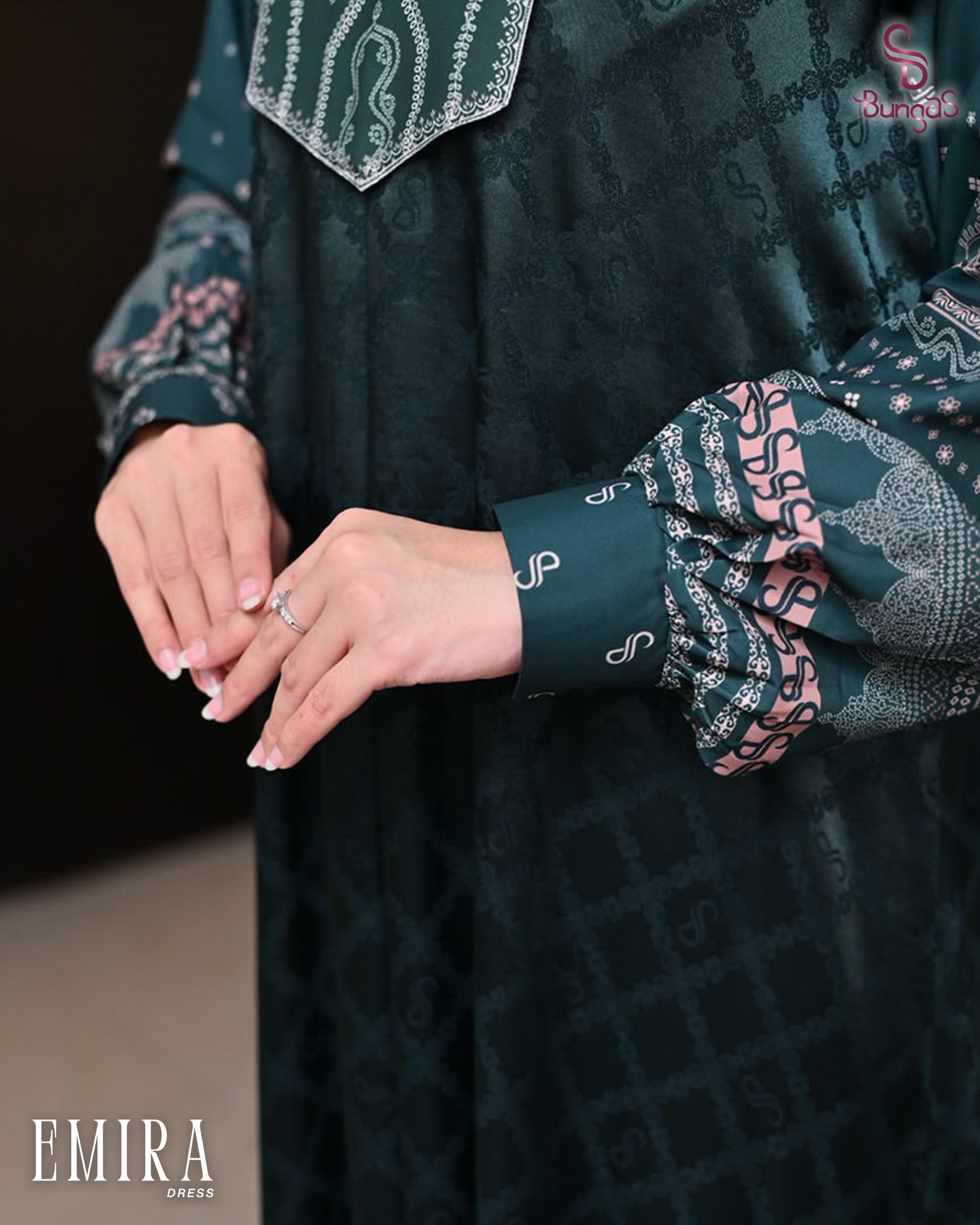 EMIRA DRESS