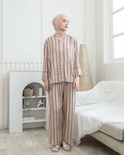 Image of AMELIA - BASIC BELLA SET