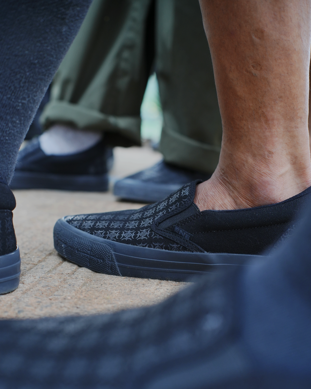 ENE Footwear - Slip-on "THE SUN" Full Black