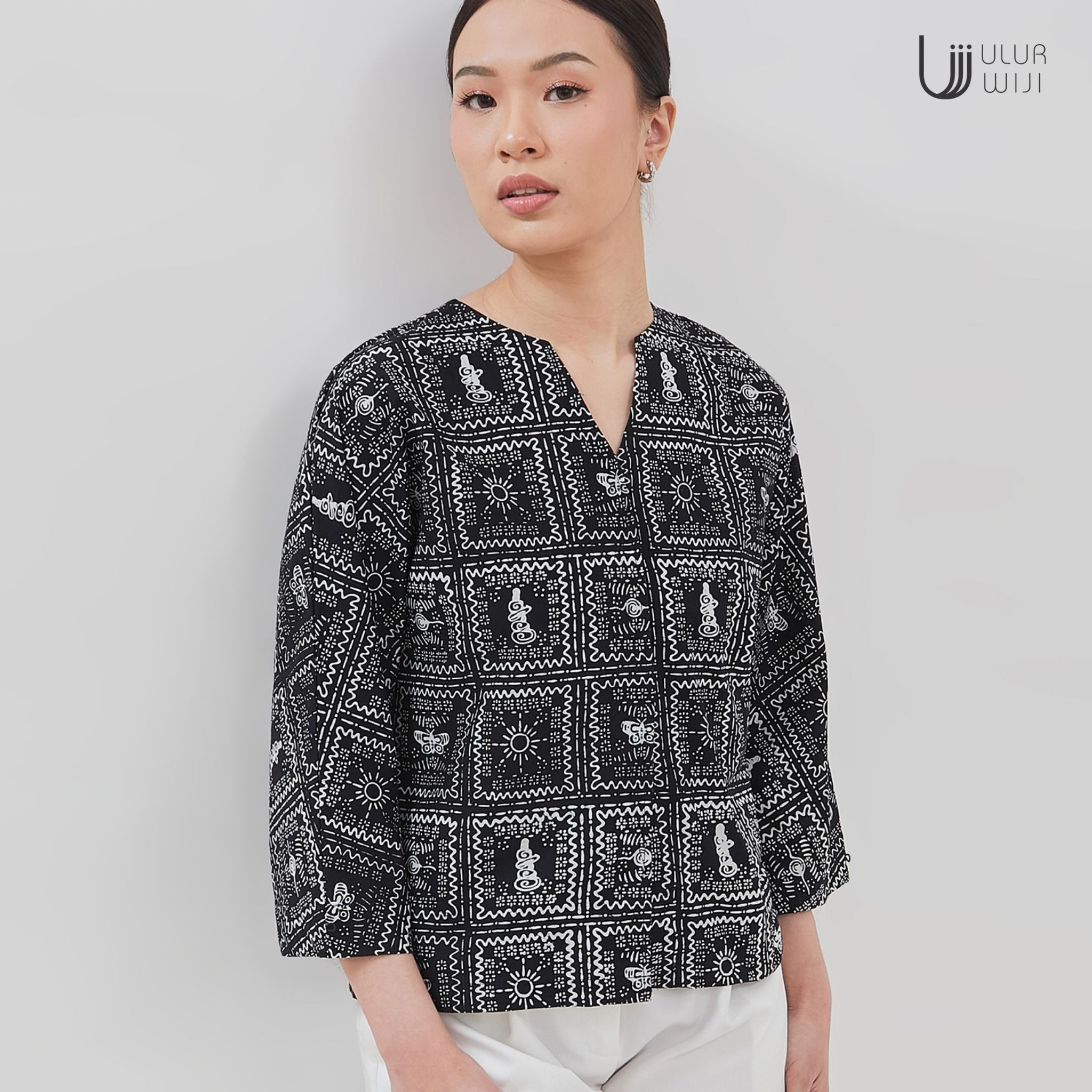 Blouse Batik Modern Wanita METAMORF - Batik Cap | Ulur Wiji