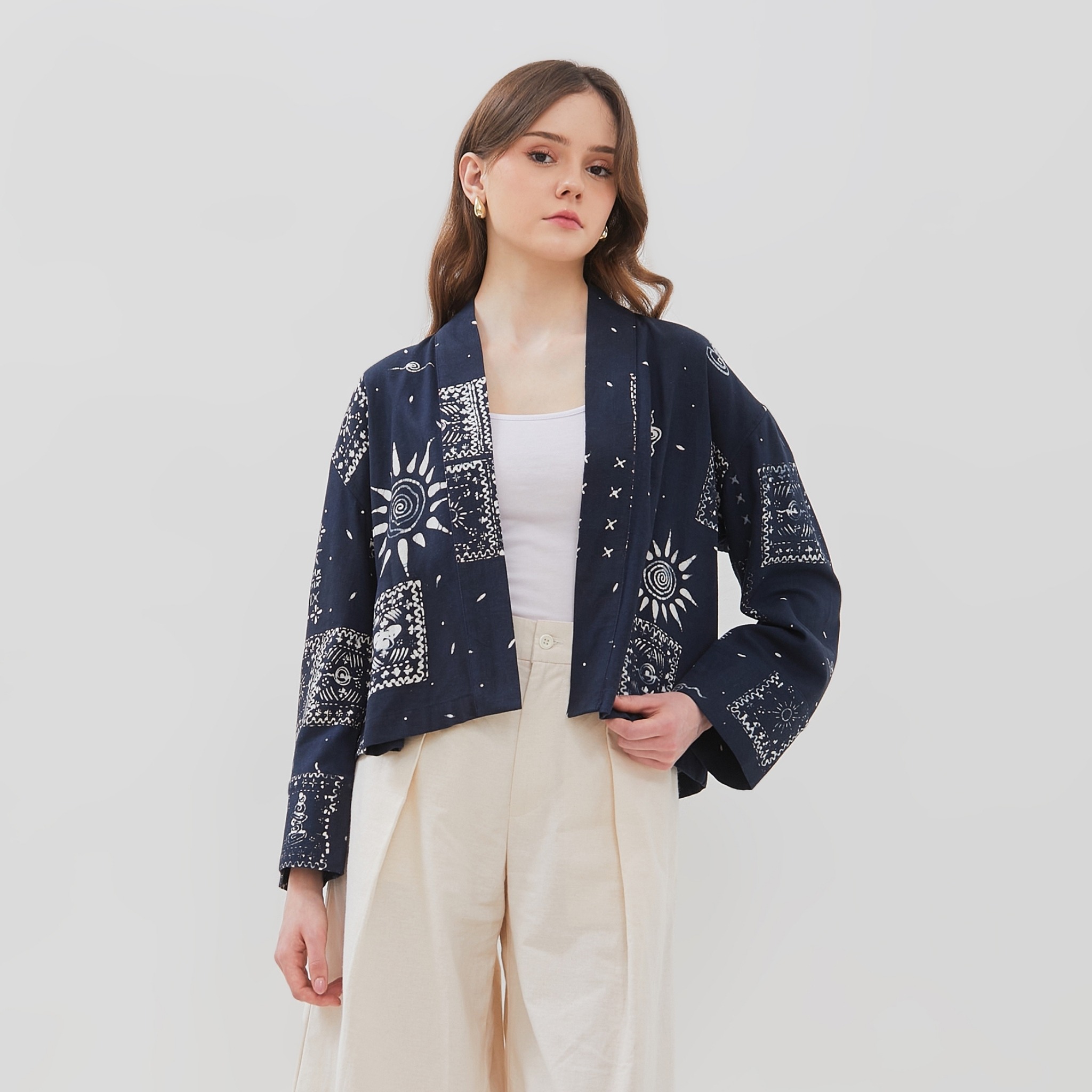 Outer Haori Wanita Batik METAMORF - Batik Tulis Warna Alami | Ulur Wiji