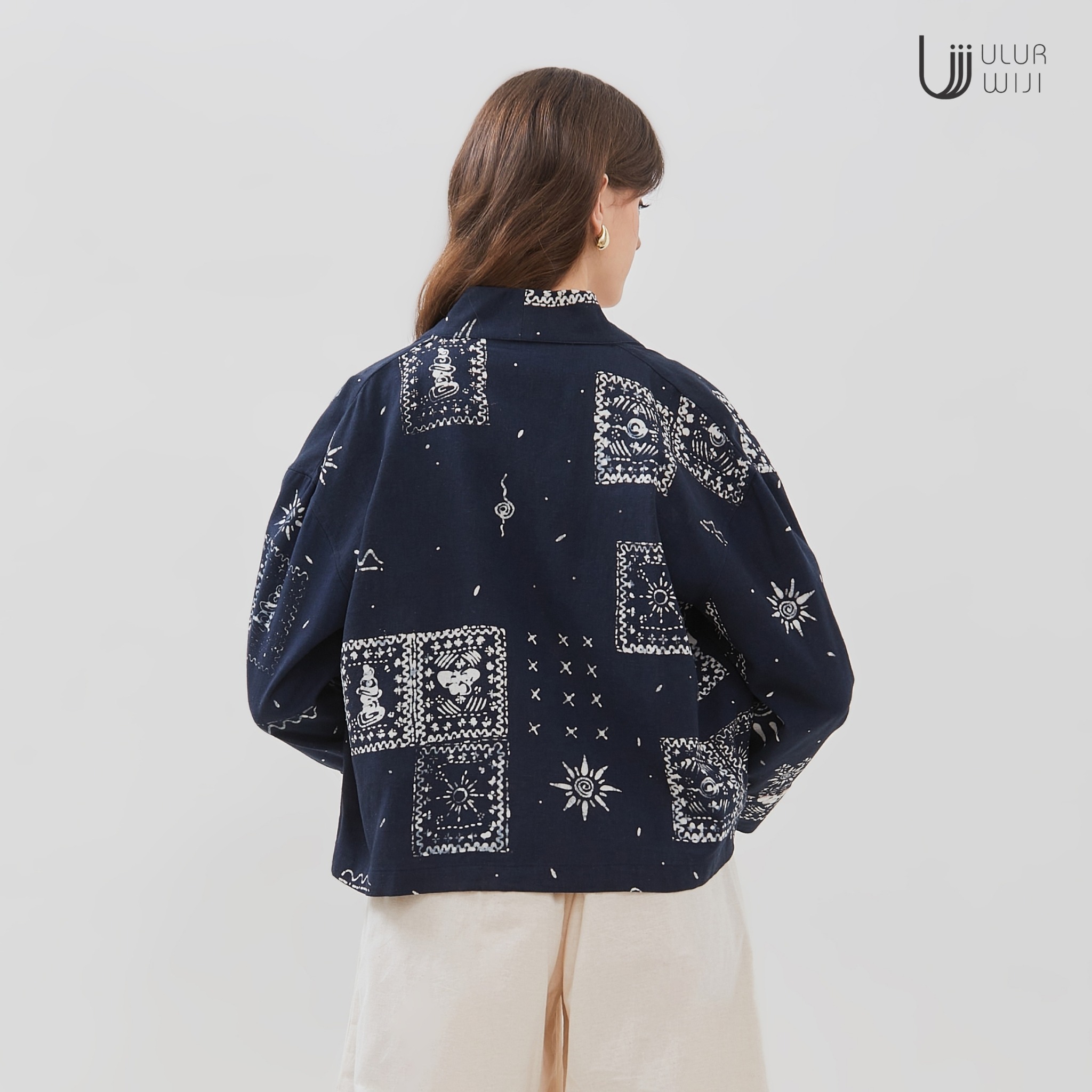 Outer Haori Wanita Batik METAMORF - Batik Tulis Warna Alami | Ulur Wiji