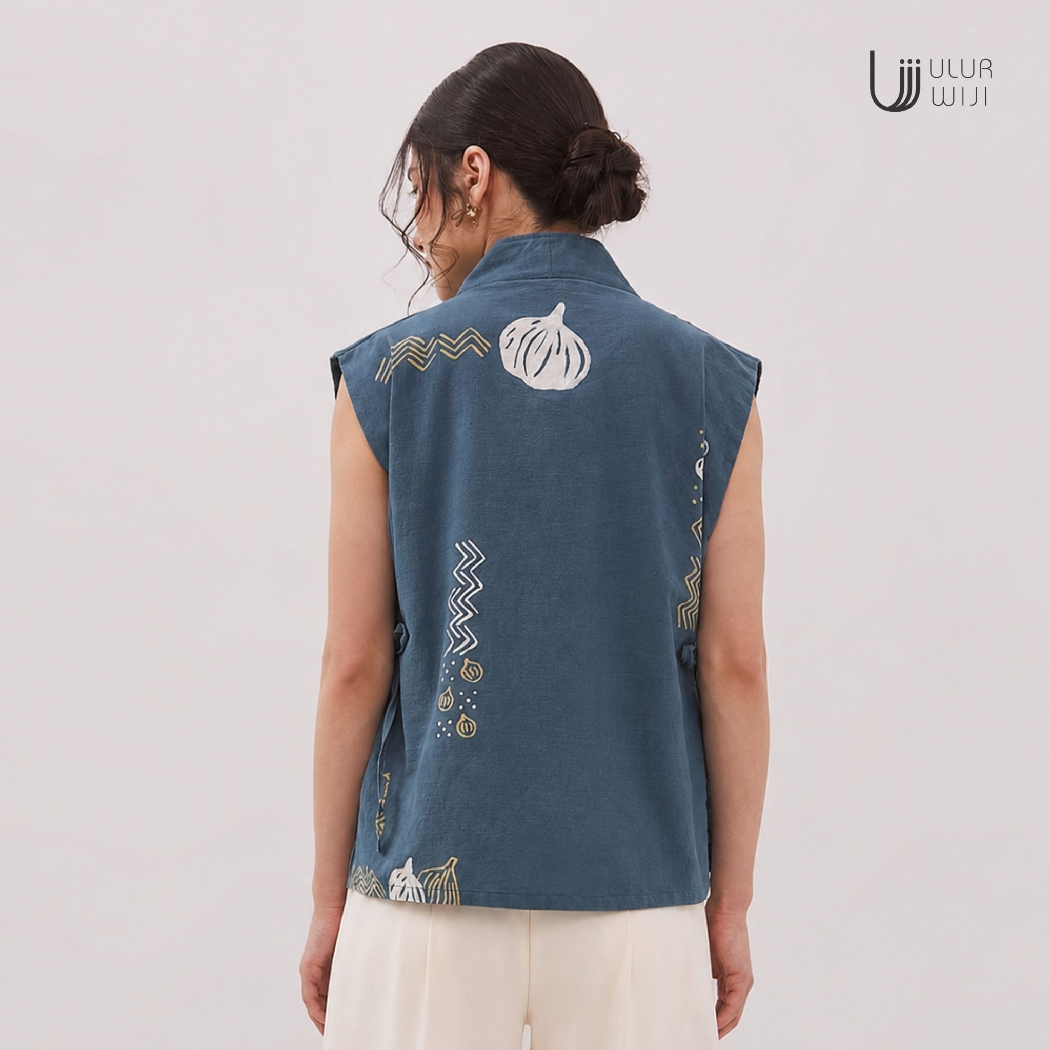 Vest Kebaya Minimalist motif Simfoni Batik Tulis Warna Alam | Ulur Wiji