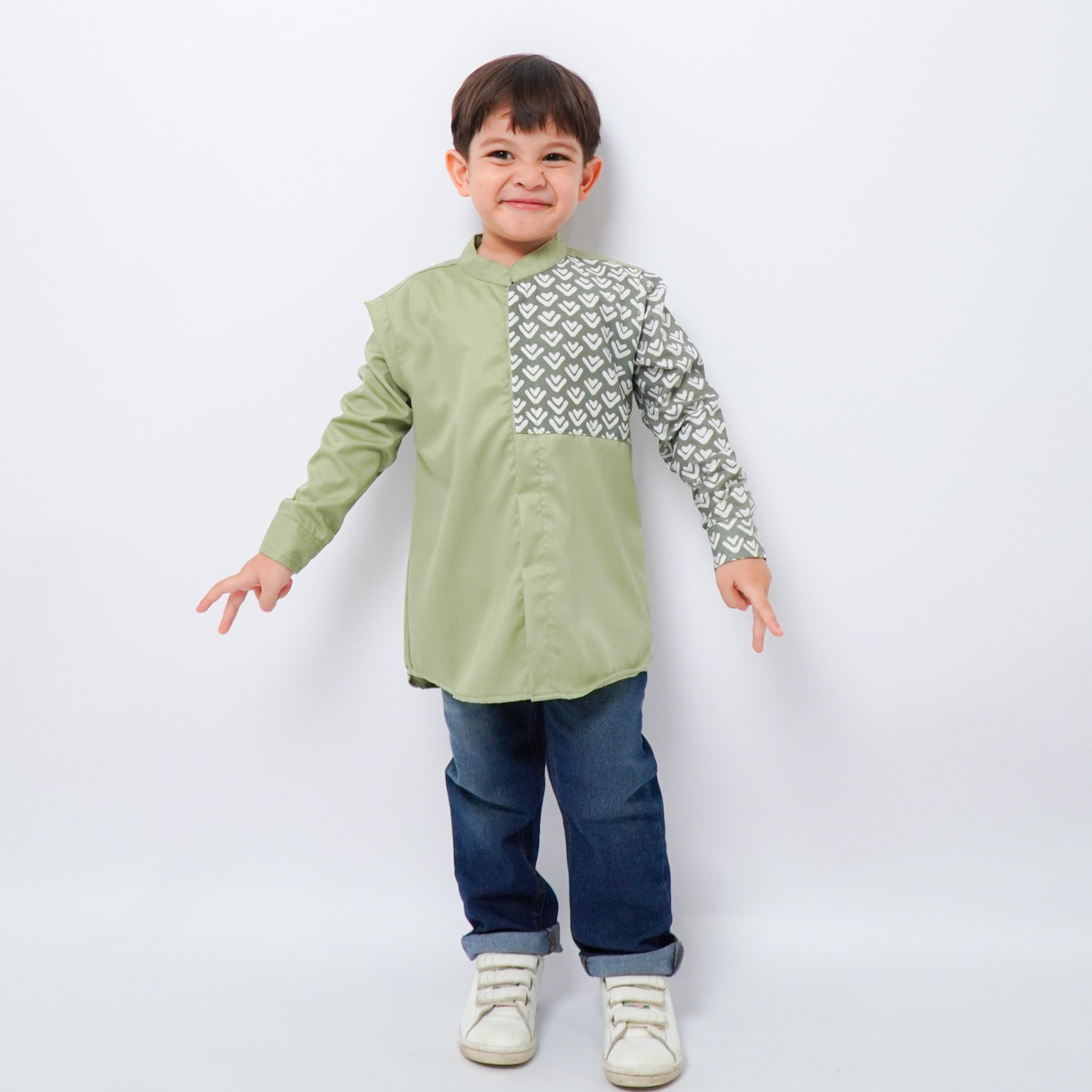 Kemeja Batik Anak Lengan Panjang