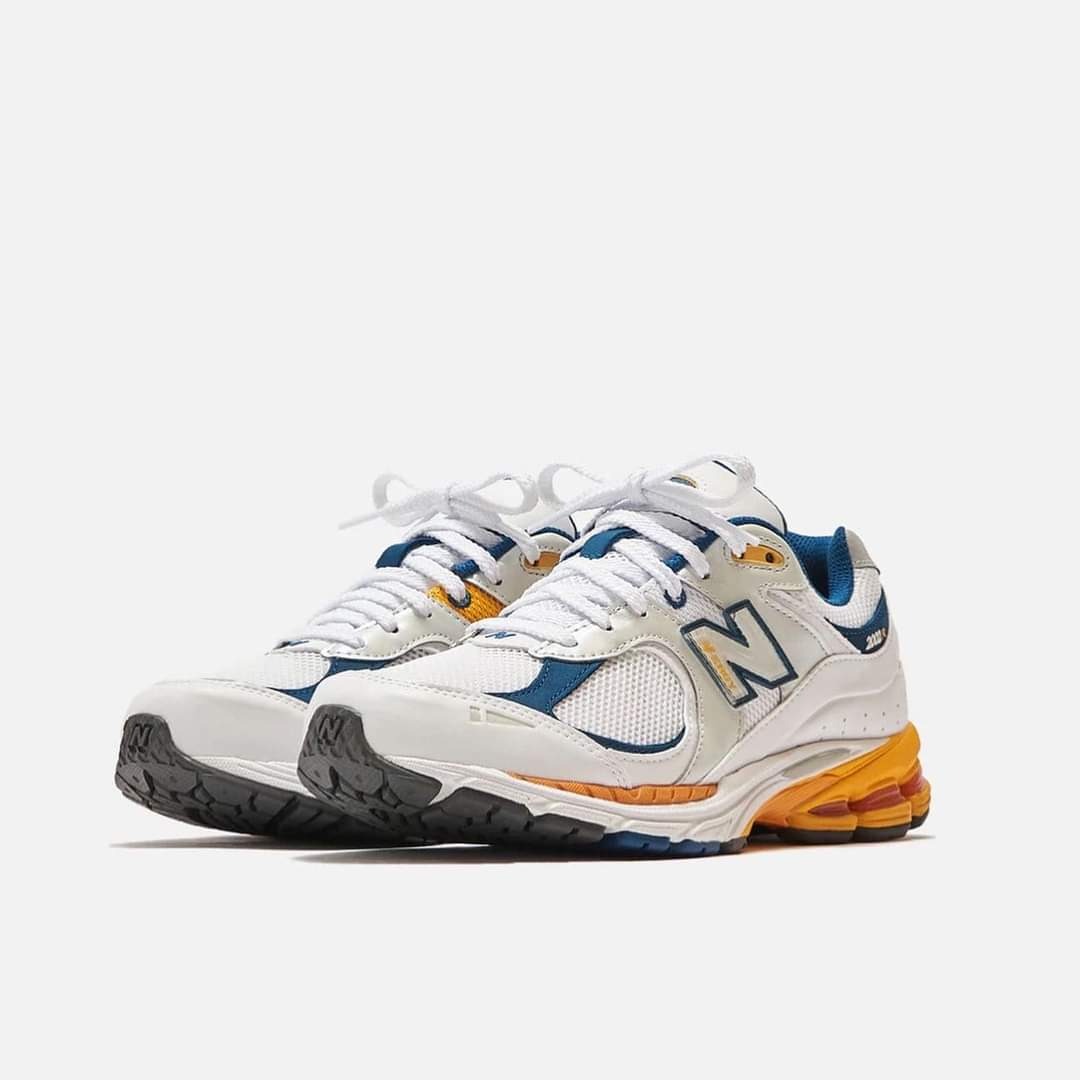 NEW BALANCE 2002R - WHITE LAGOON