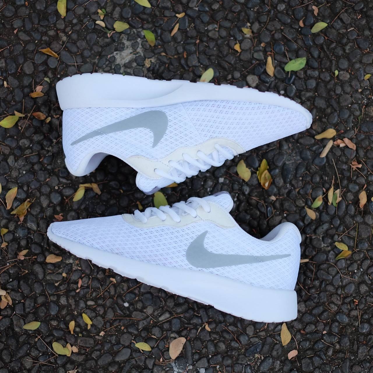 NIKE TANJUN - WHITE SILVER