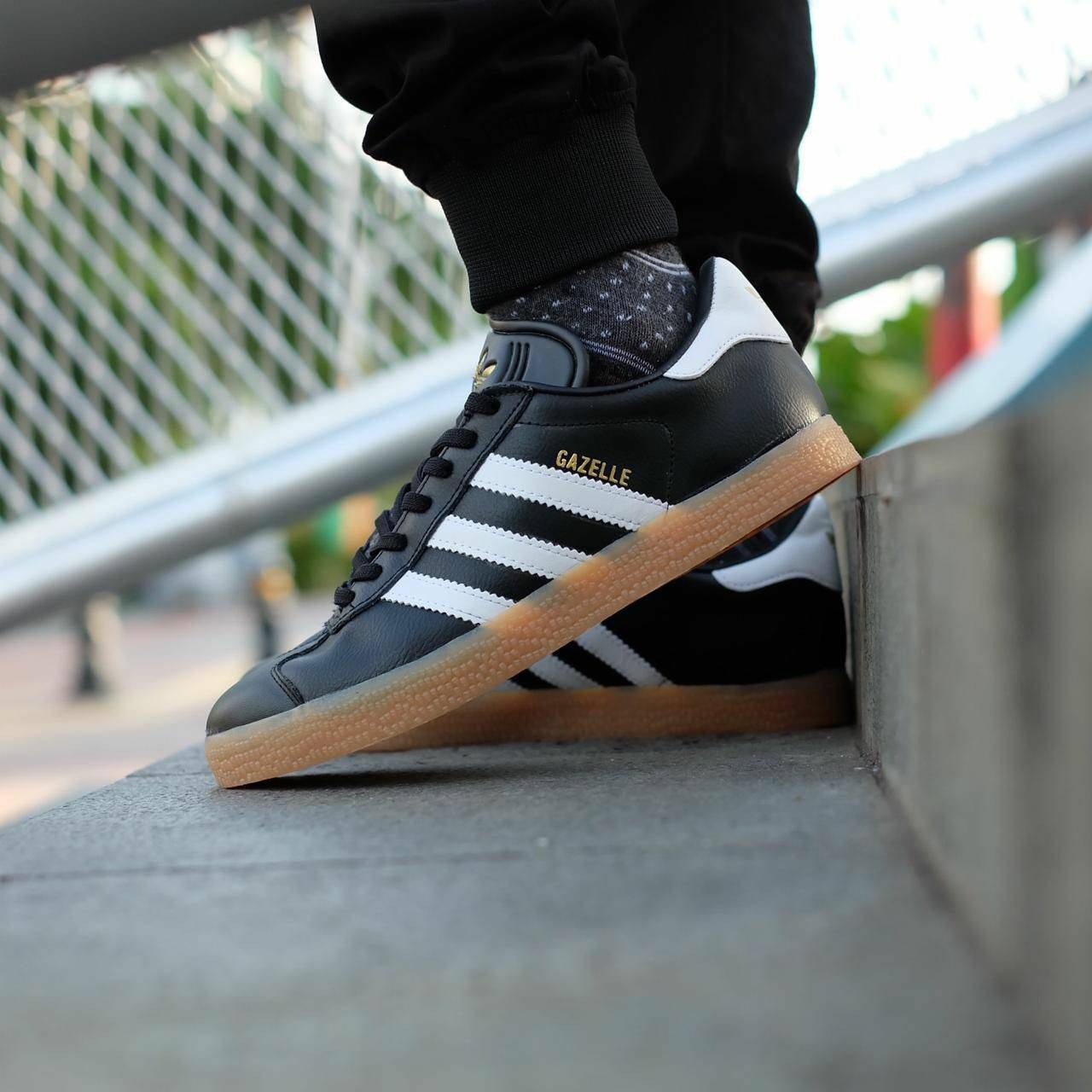 ADIDAS GAZELLE LEATHER BLACK GUMSOLE