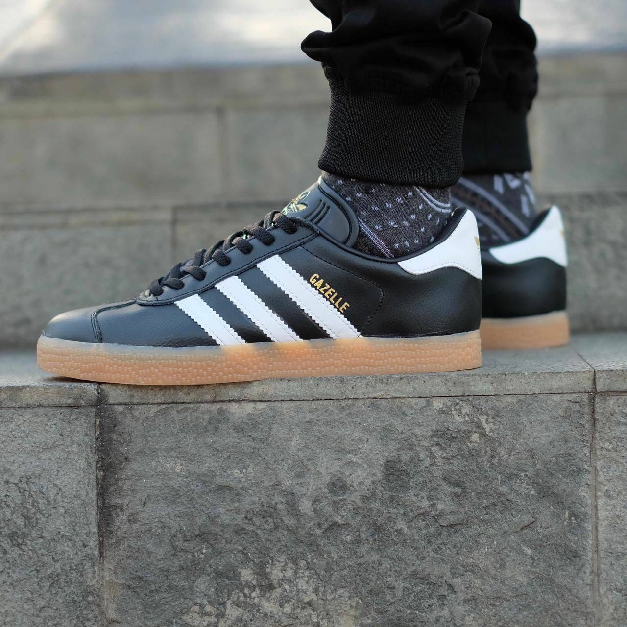 ADIDAS GAZELLE LEATHER BLACK GUMSOLE