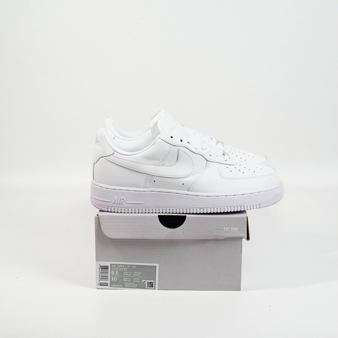 NIKE AIR FORCE 1 LOW - TRIPLE WHITE