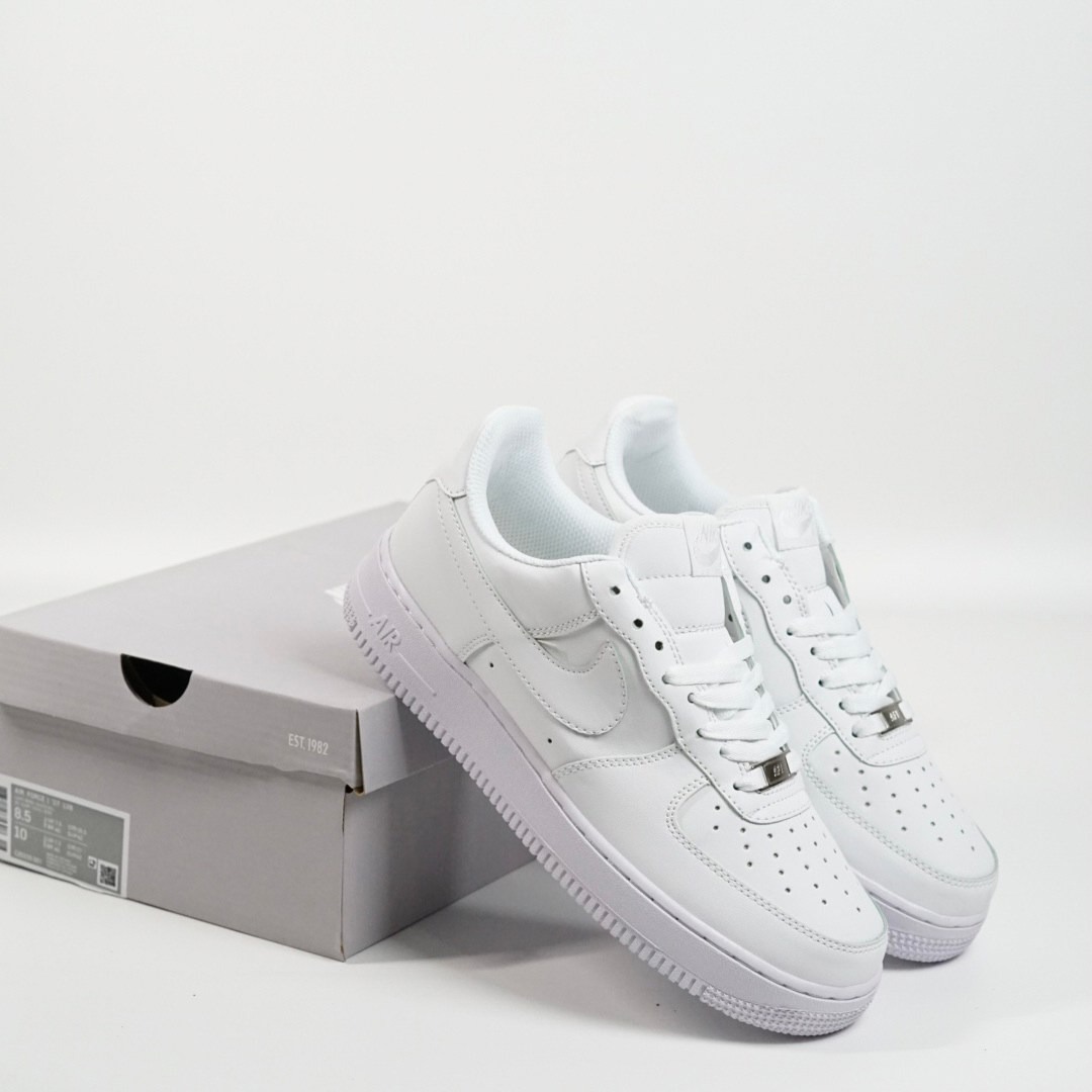 NIKE AIR FORCE 1 LOW - TRIPLE WHITE