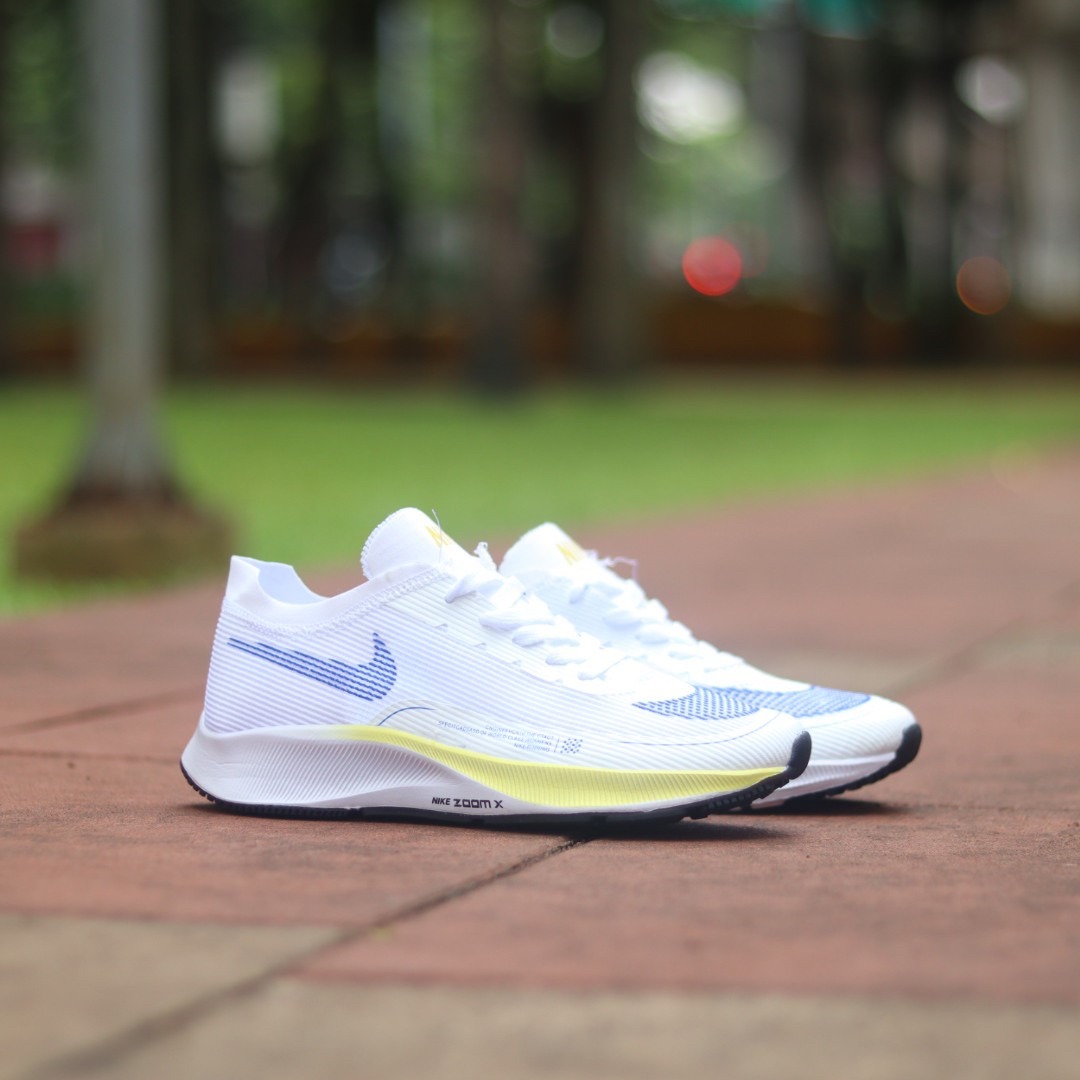 NIKE ZOOMX FLYKNIT BASICS - SERIES