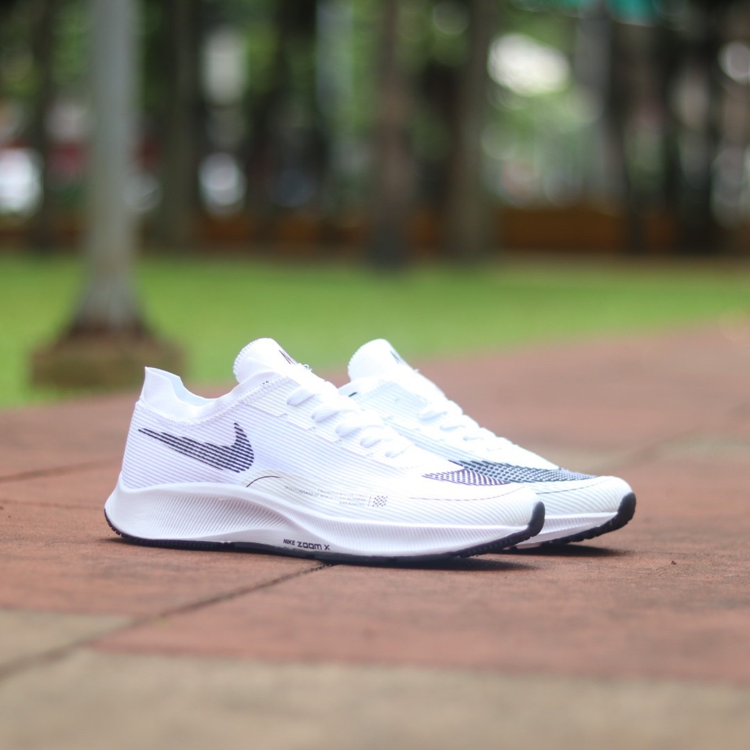 NIKE ZOOMX FLYKNIT BASICS - SERIES