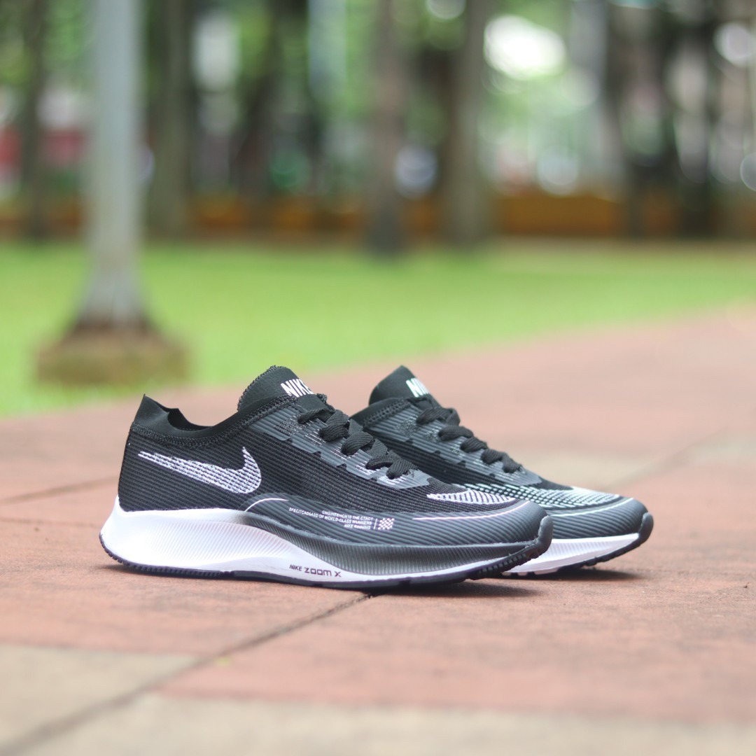 NIKE ZOOMX FLYKNIT BASICS - SERIES