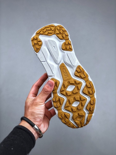 HOKA ONE ONE ATR 7 CHALLENGER - PASSION FRUIT
