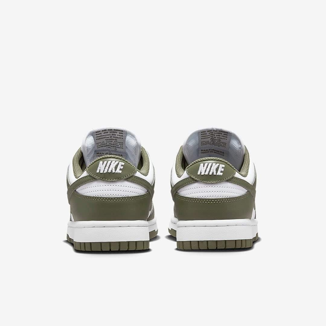 NIKE SB DUNK LOW "MEDIUM OLIVE"
