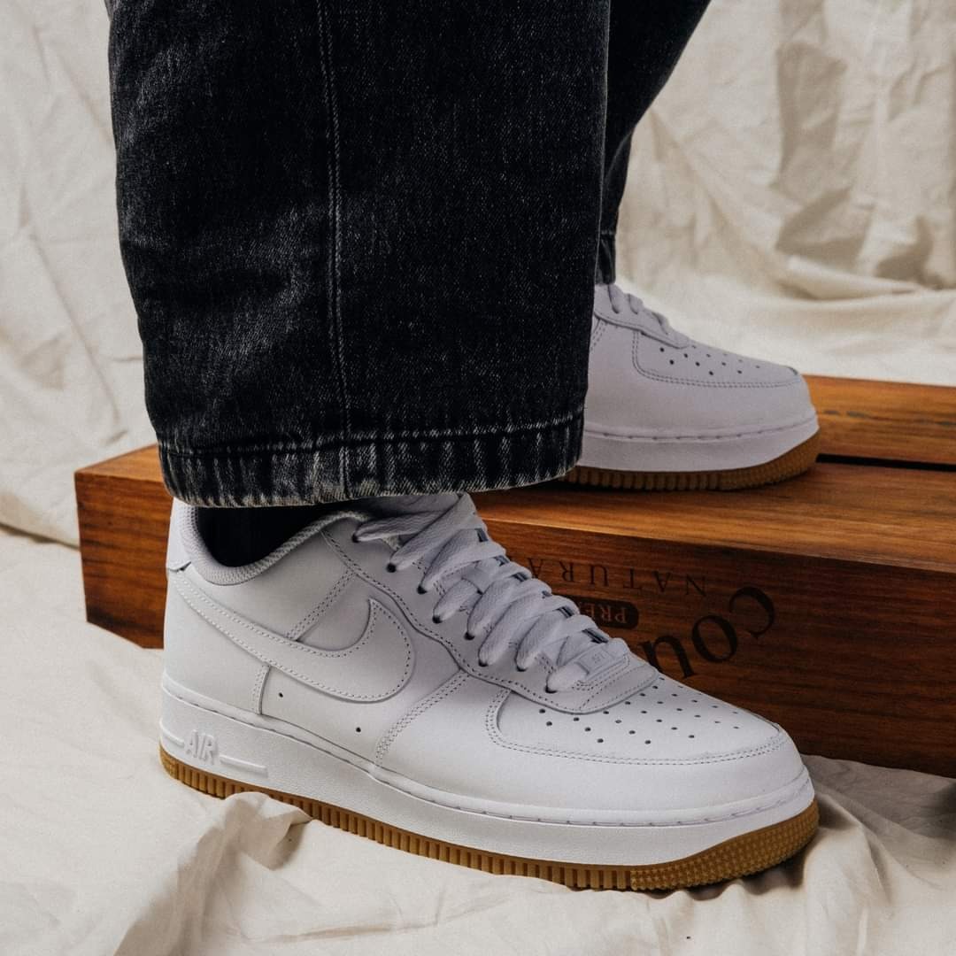 NIKE AIR FORCE 1 - WHITE GUM