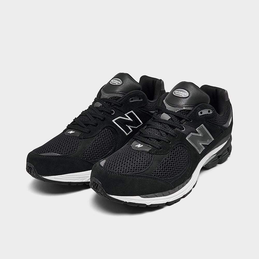 NEW BALANCE 2002R - BLACK DARK GREY