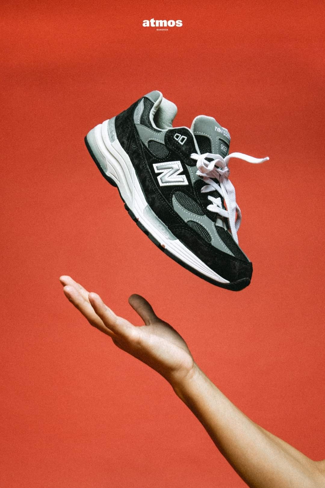 NEW BALANCE 992 - BLACK WHITE