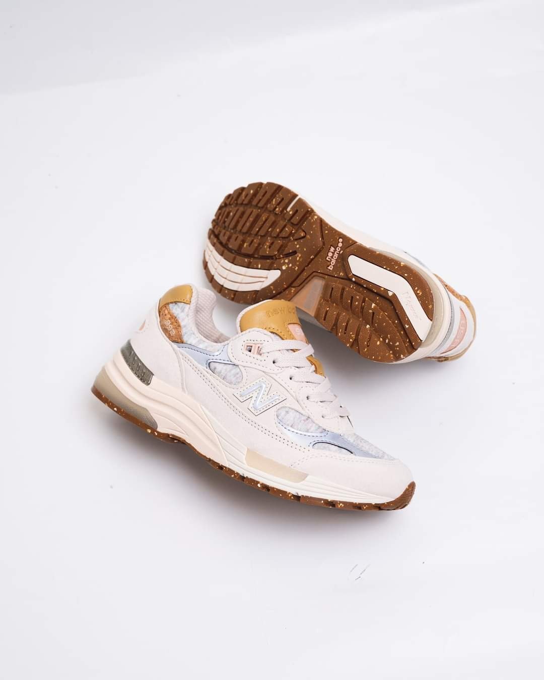 NEW BALANCE 992 - SAIL TAN