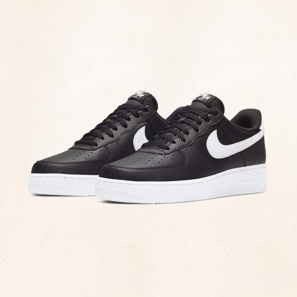 NIKE AIR FORCE 1 - BLACK WHITE