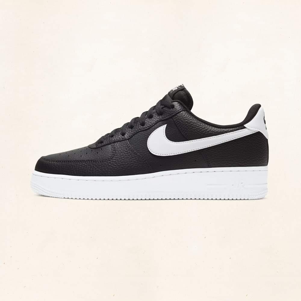 NIKE AIR FORCE 1 - BLACK WHITE
