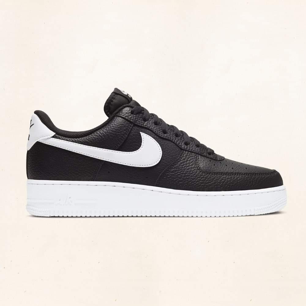 NIKE AIR FORCE 1 - BLACK WHITE
